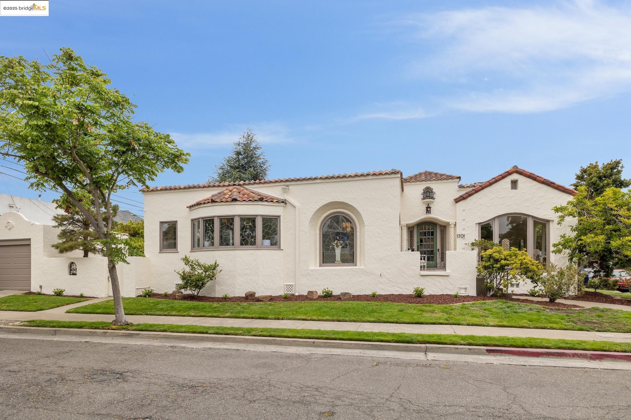 Thumbnail for 1701 Cambridge Drive, Alameda, CA 94501
