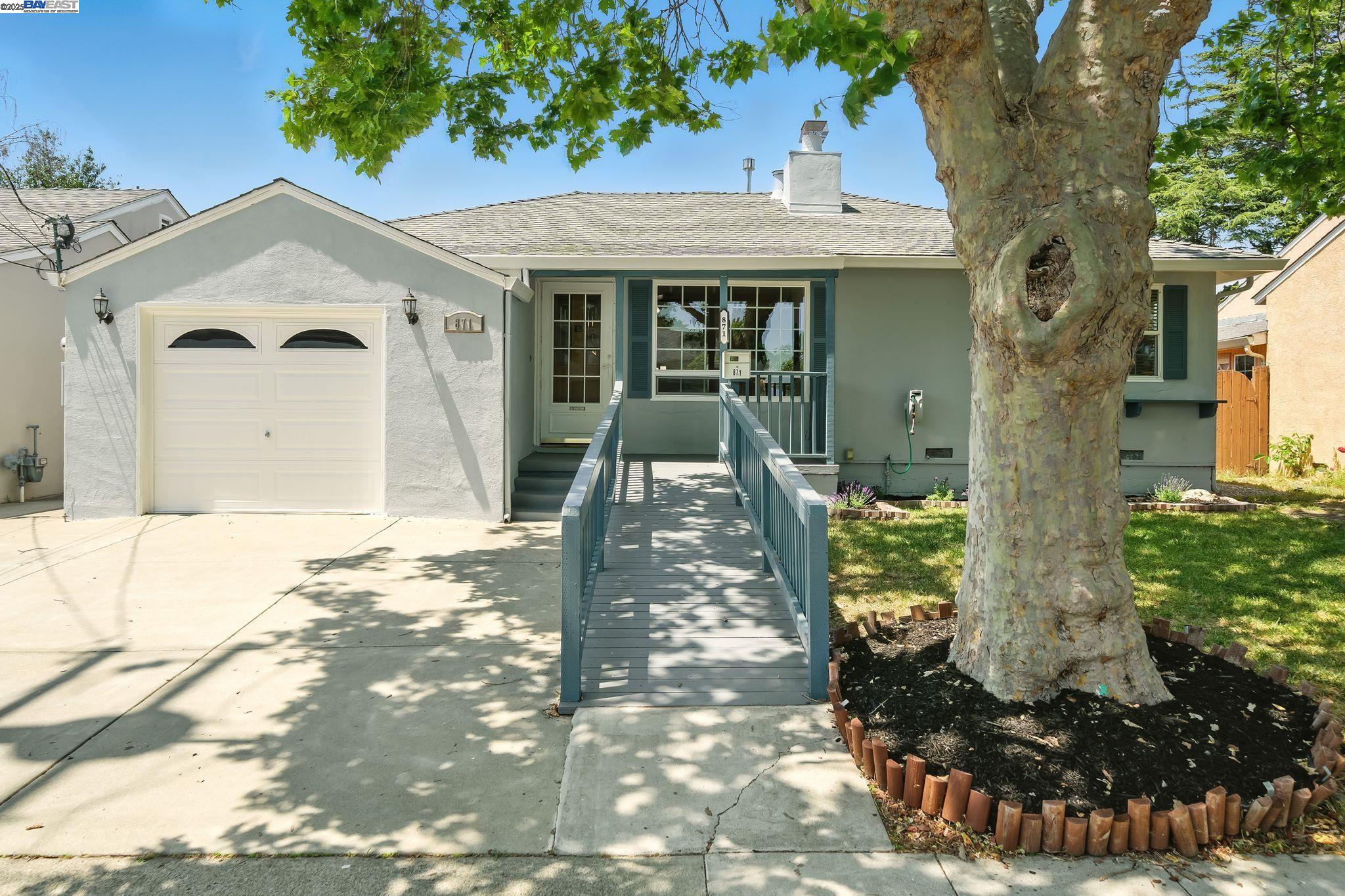 Detail Gallery Image 1 of 1 For 871 via Manzanas, San Lorenzo,  CA 94580 - 3 Beds | 2/1 Baths