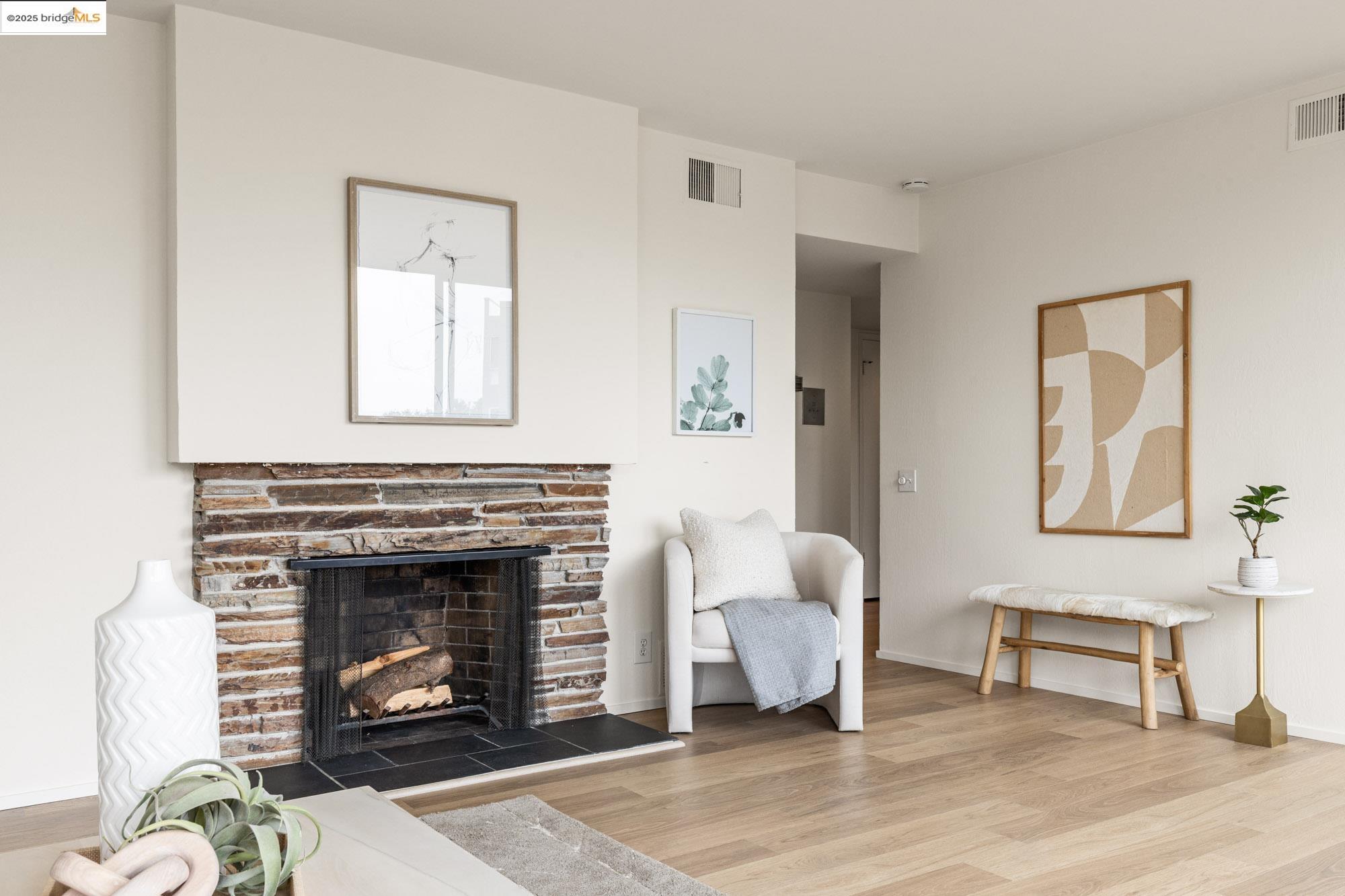 Photo #9: 41100969 Listing: Photo #9
