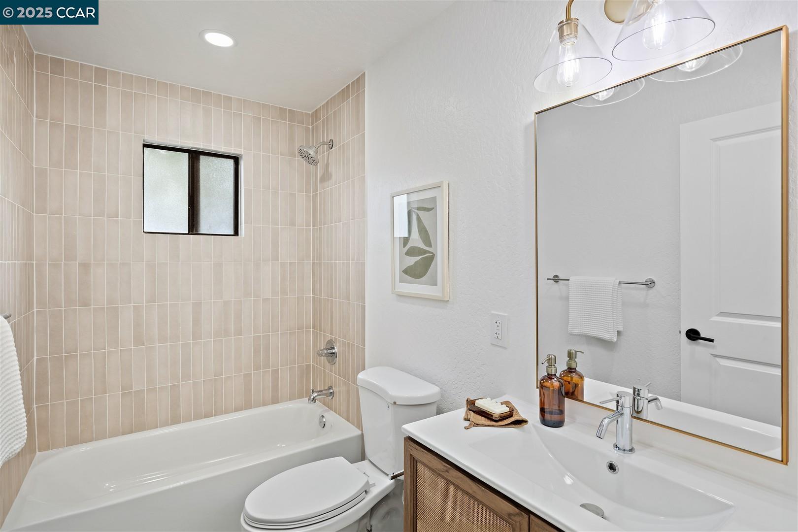 Detail Gallery Image 24 of 59 For 101 Lena Ct, Pleasant Hill,  CA 94523 - 4 Beds | 3 Baths