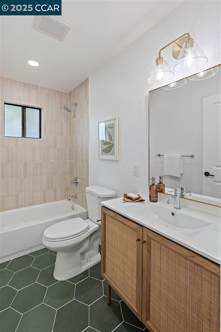 Detail Gallery Image 25 of 59 For 101 Lena Ct, Pleasant Hill,  CA 94523 - 4 Beds | 3 Baths