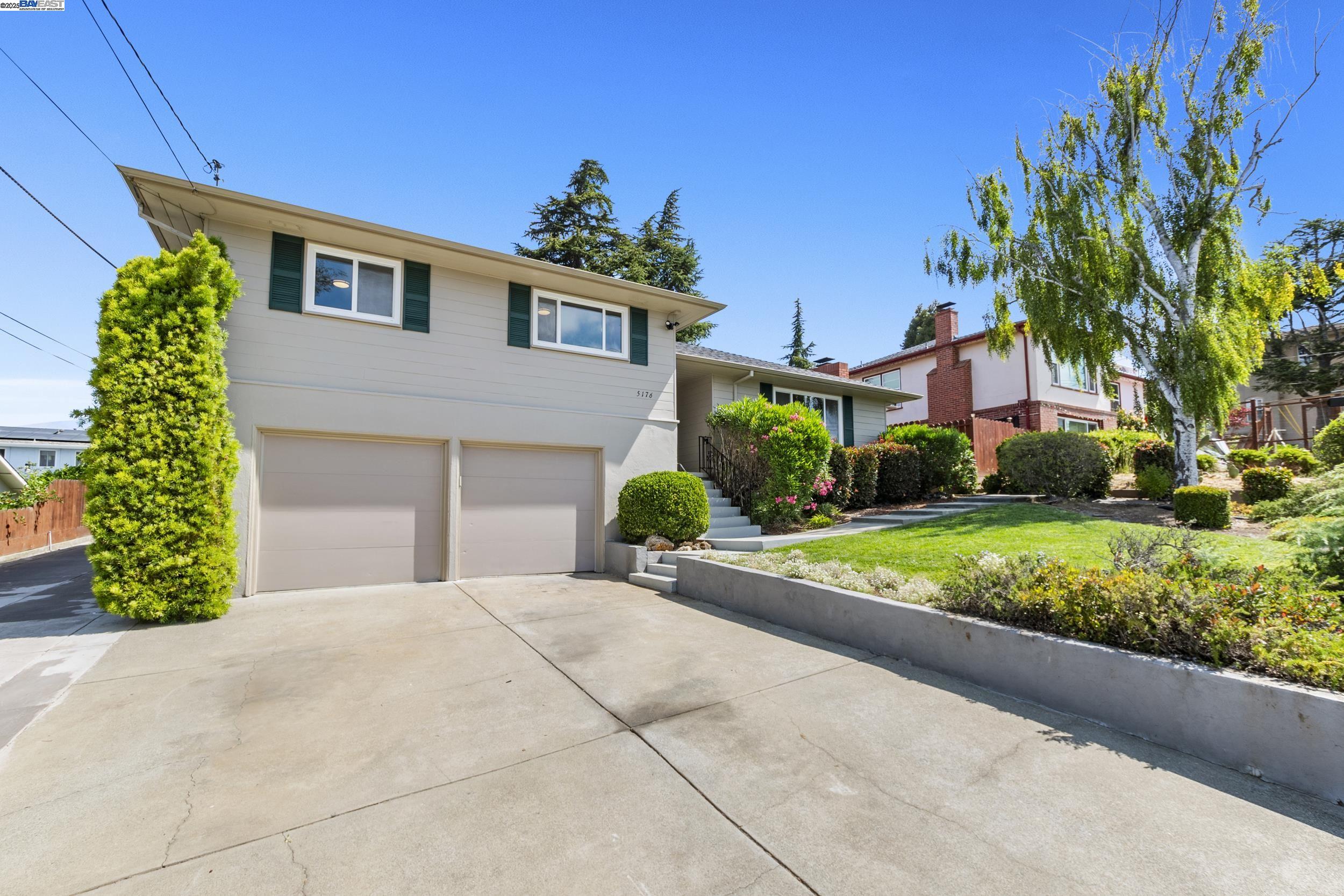 Detail Gallery Image 2 of 44 For 5176 Proctor Rd, Castro Valley,  CA 94546 - 3 Beds | 2 Baths