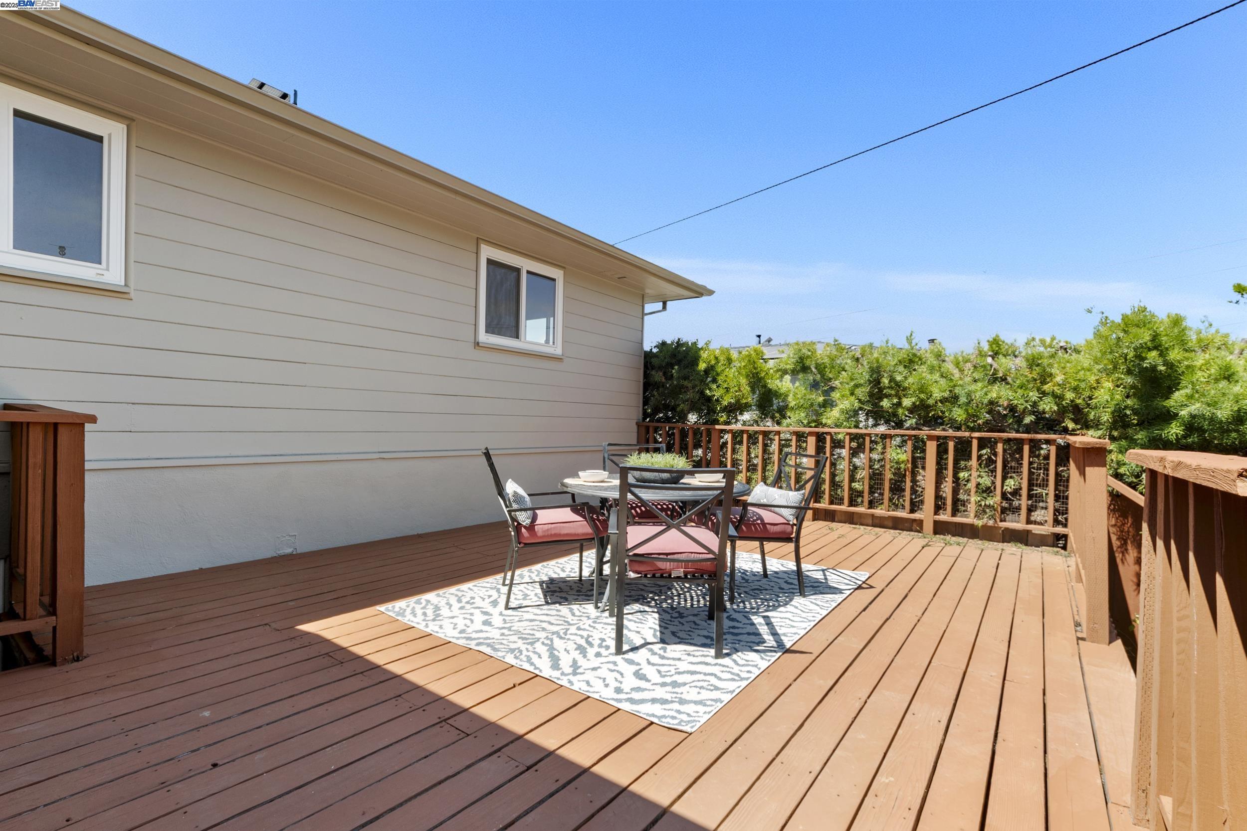 Detail Gallery Image 31 of 44 For 5176 Proctor Rd, Castro Valley,  CA 94546 - 3 Beds | 2 Baths