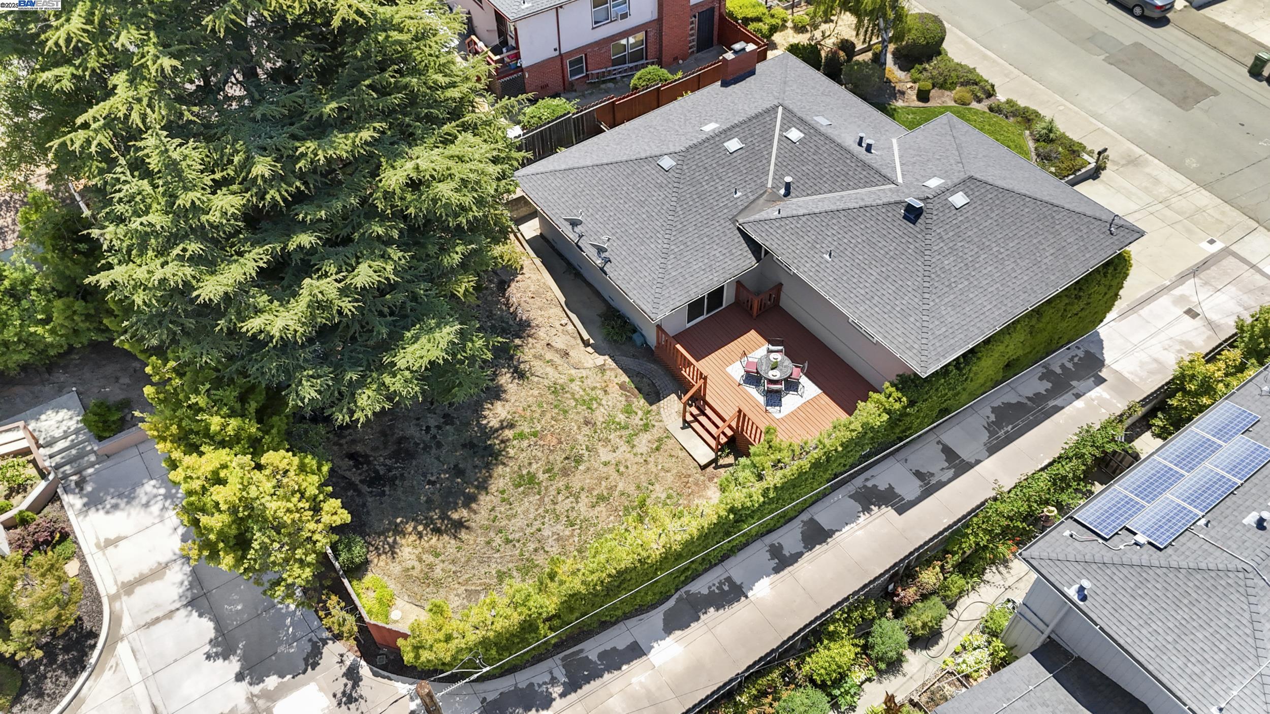 Detail Gallery Image 36 of 44 For 5176 Proctor Rd, Castro Valley,  CA 94546 - 3 Beds | 2 Baths