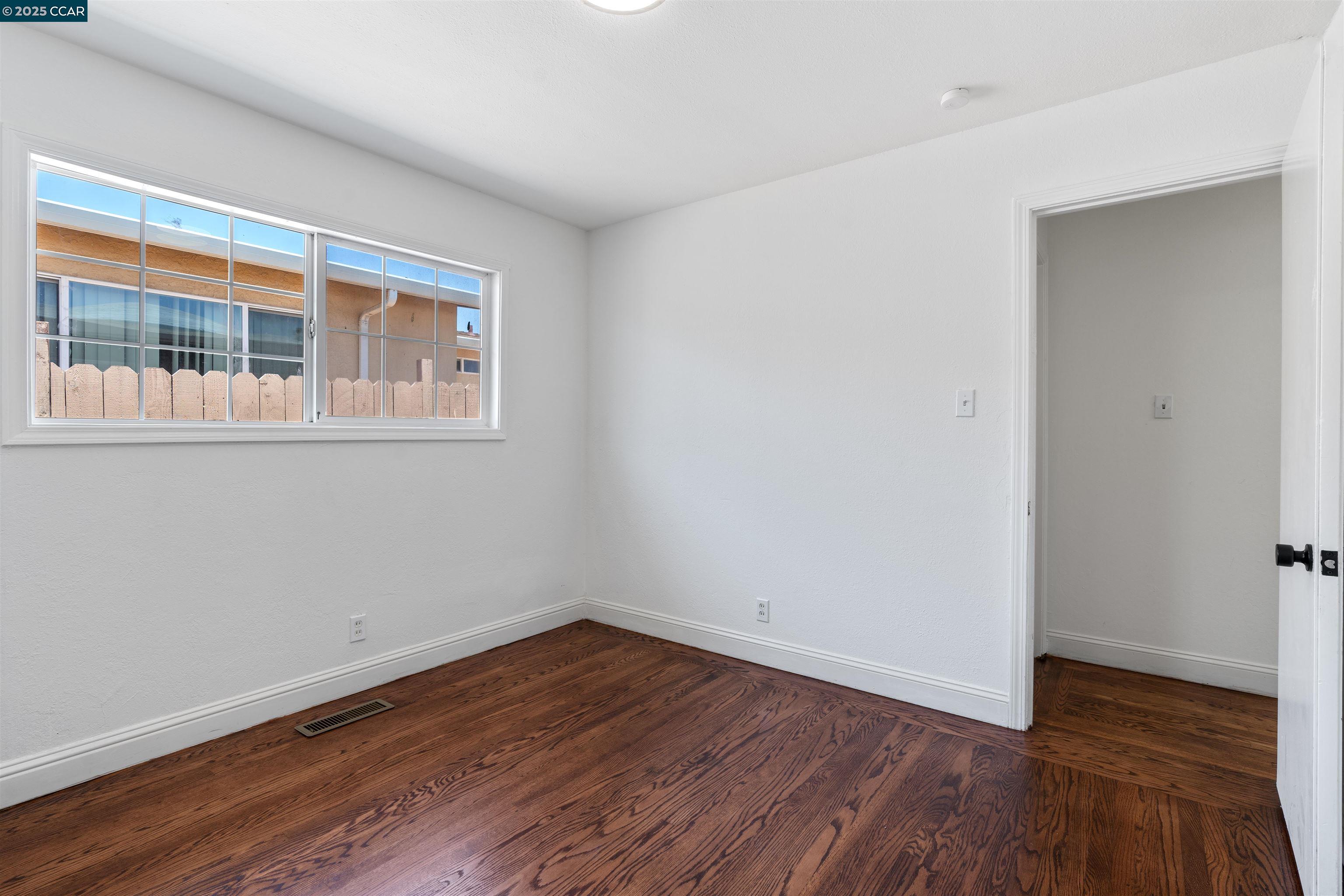 Detail Gallery Image 20 of 43 For 334 S 25th St, Richmond,  CA 94804 - 5 Beds | 3 Baths