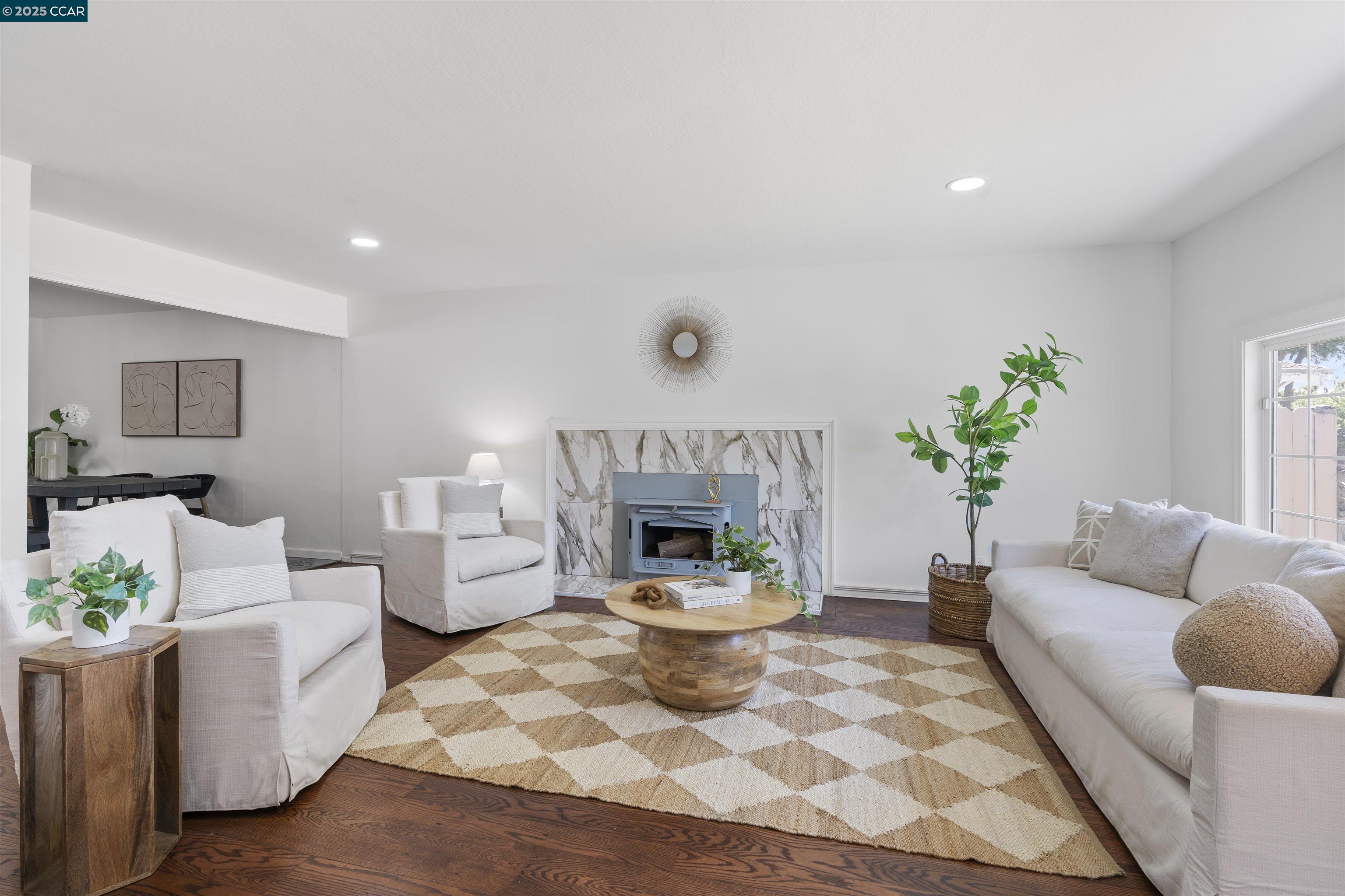 Detail Gallery Image 3 of 43 For 334 S 25th St, Richmond,  CA 94804 - 5 Beds | 3 Baths