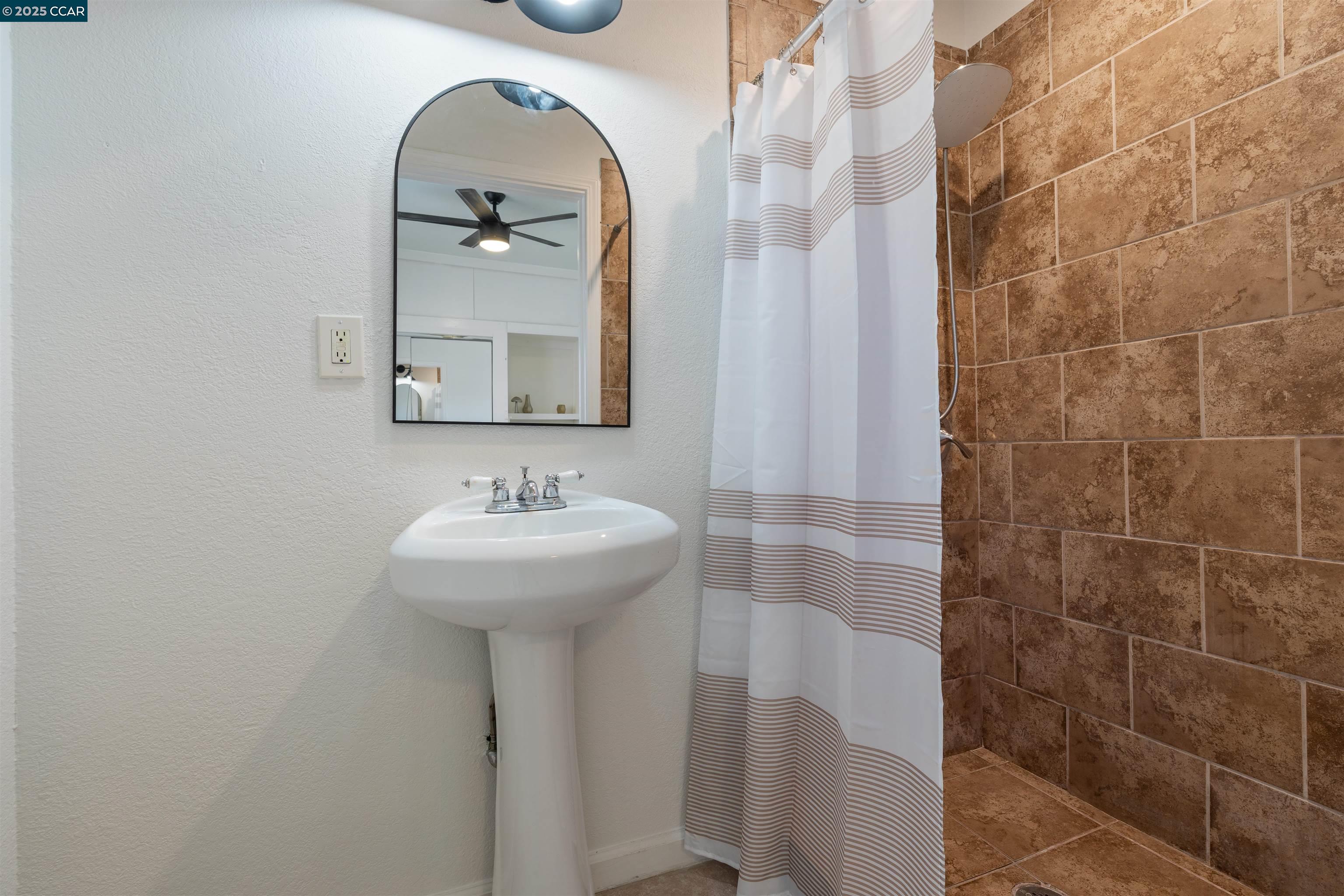 Detail Gallery Image 33 of 43 For 334 S 25th St, Richmond,  CA 94804 - 5 Beds | 3 Baths