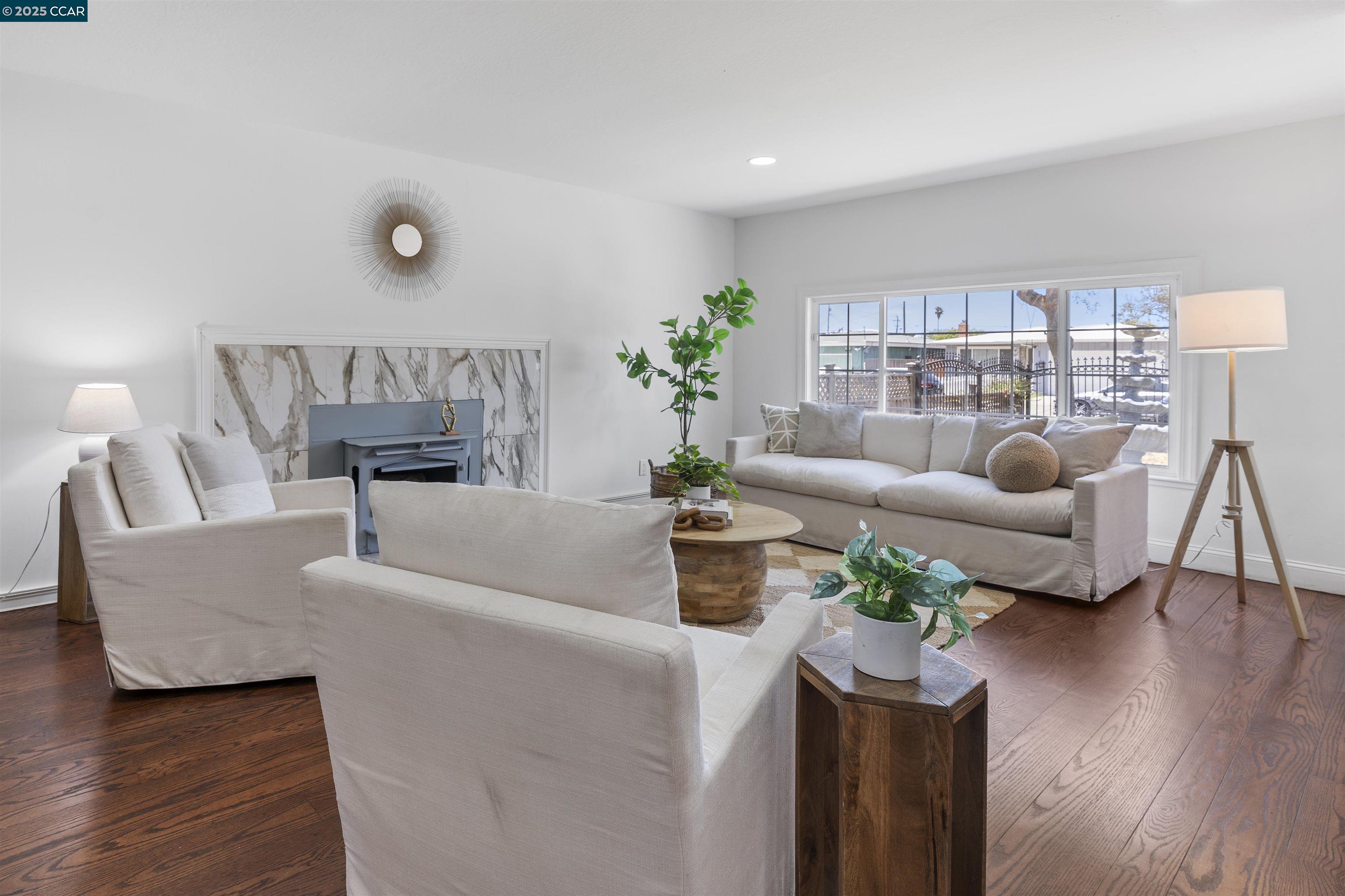 Detail Gallery Image 5 of 43 For 334 S 25th St, Richmond,  CA 94804 - 5 Beds | 3 Baths