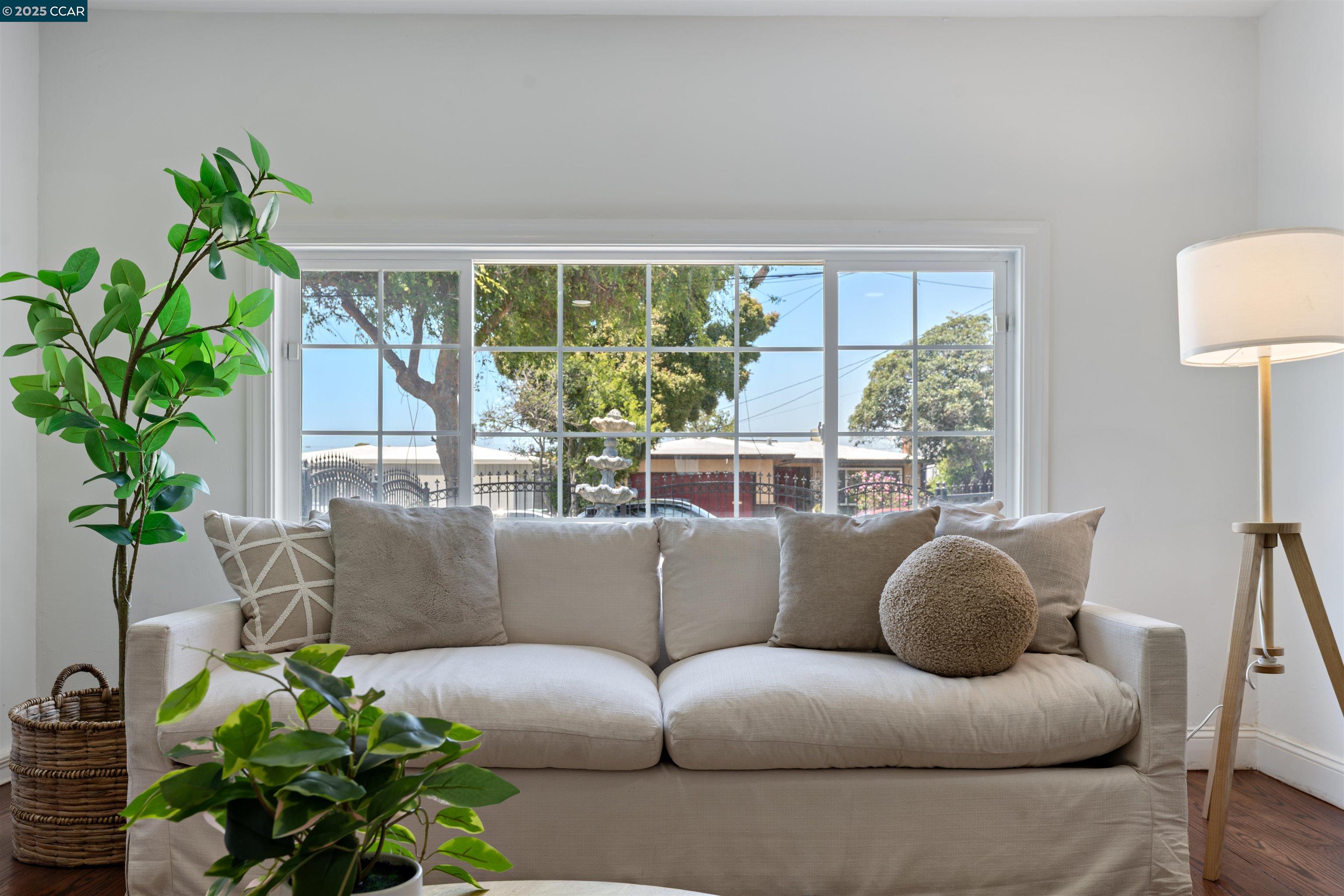 Detail Gallery Image 7 of 43 For 334 S 25th St, Richmond,  CA 94804 - 5 Beds | 3 Baths