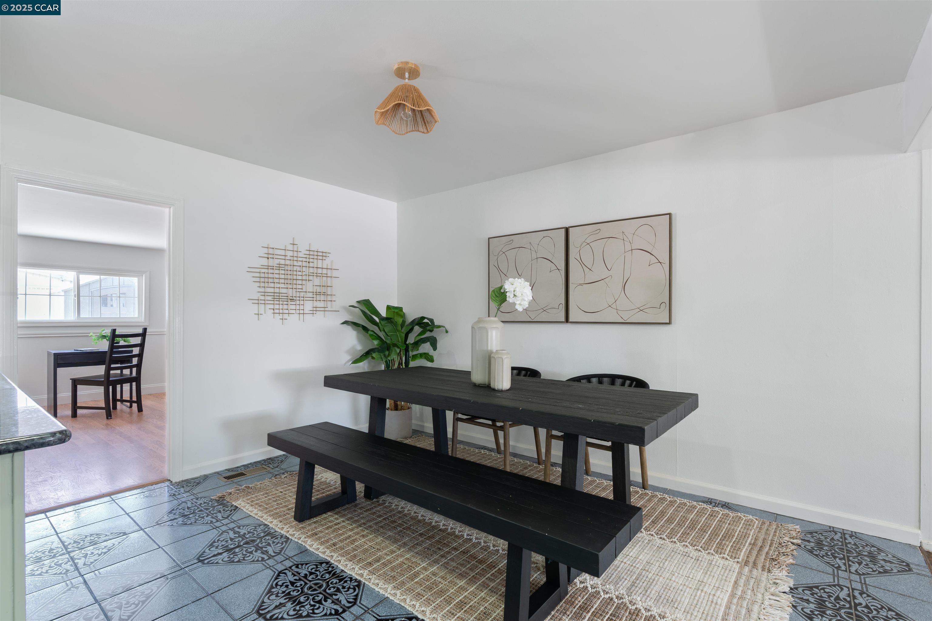 Detail Gallery Image 9 of 43 For 334 S 25th St, Richmond,  CA 94804 - 5 Beds | 3 Baths