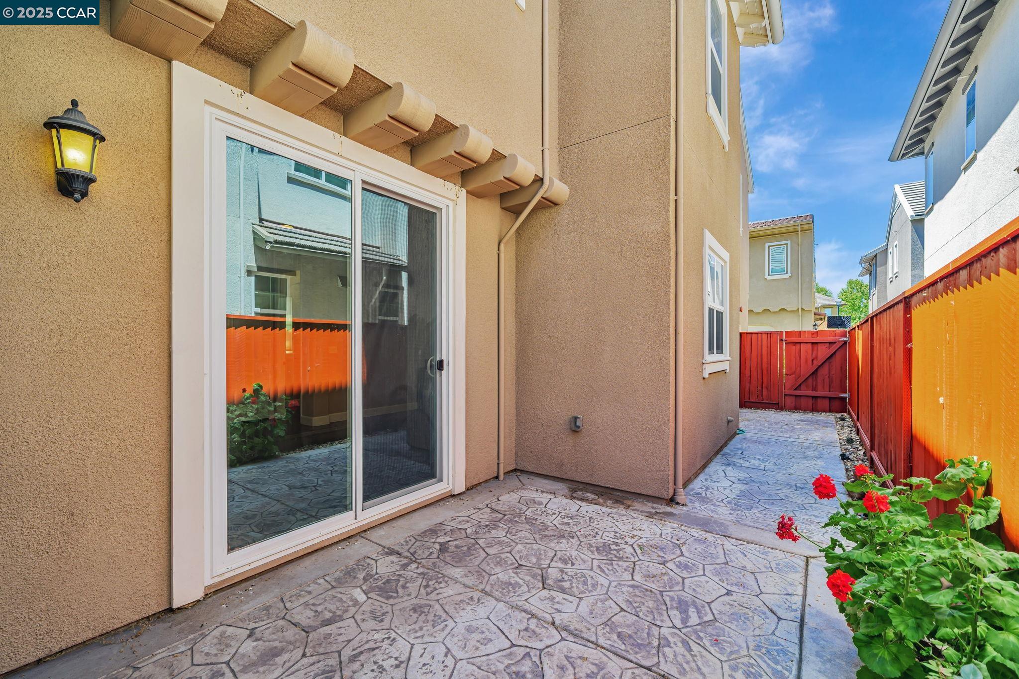 2063 Poinsettia St, San Ramon, California 94582, 4 Bedrooms Bedrooms, 10 Rooms Rooms,3 BathroomsBathrooms,Residential Lease,For Rent,2063 Poinsettia St,41100994