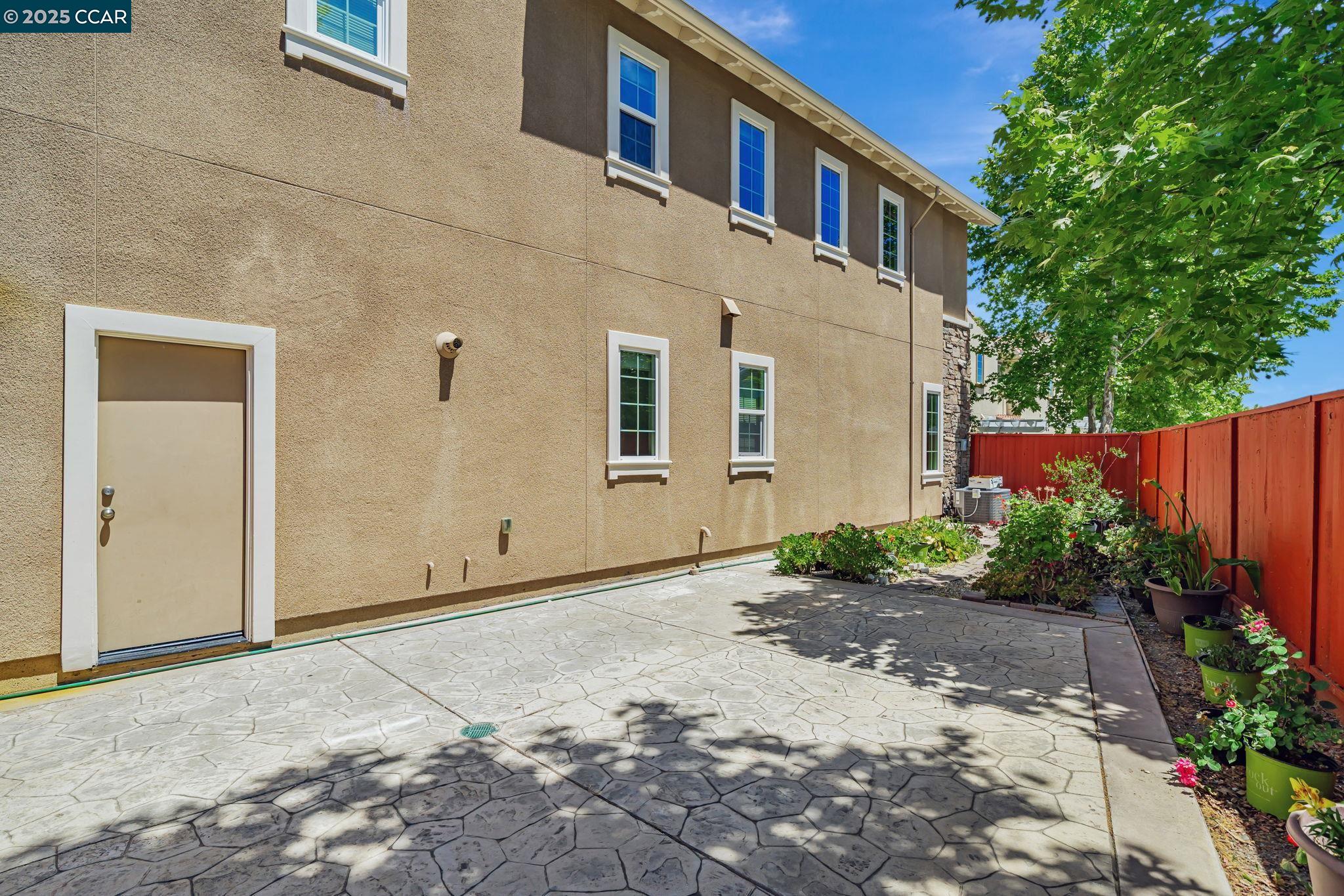 2063 Poinsettia St, San Ramon, California 94582, 4 Bedrooms Bedrooms, 10 Rooms Rooms,3 BathroomsBathrooms,Residential Lease,For Rent,2063 Poinsettia St,41100994