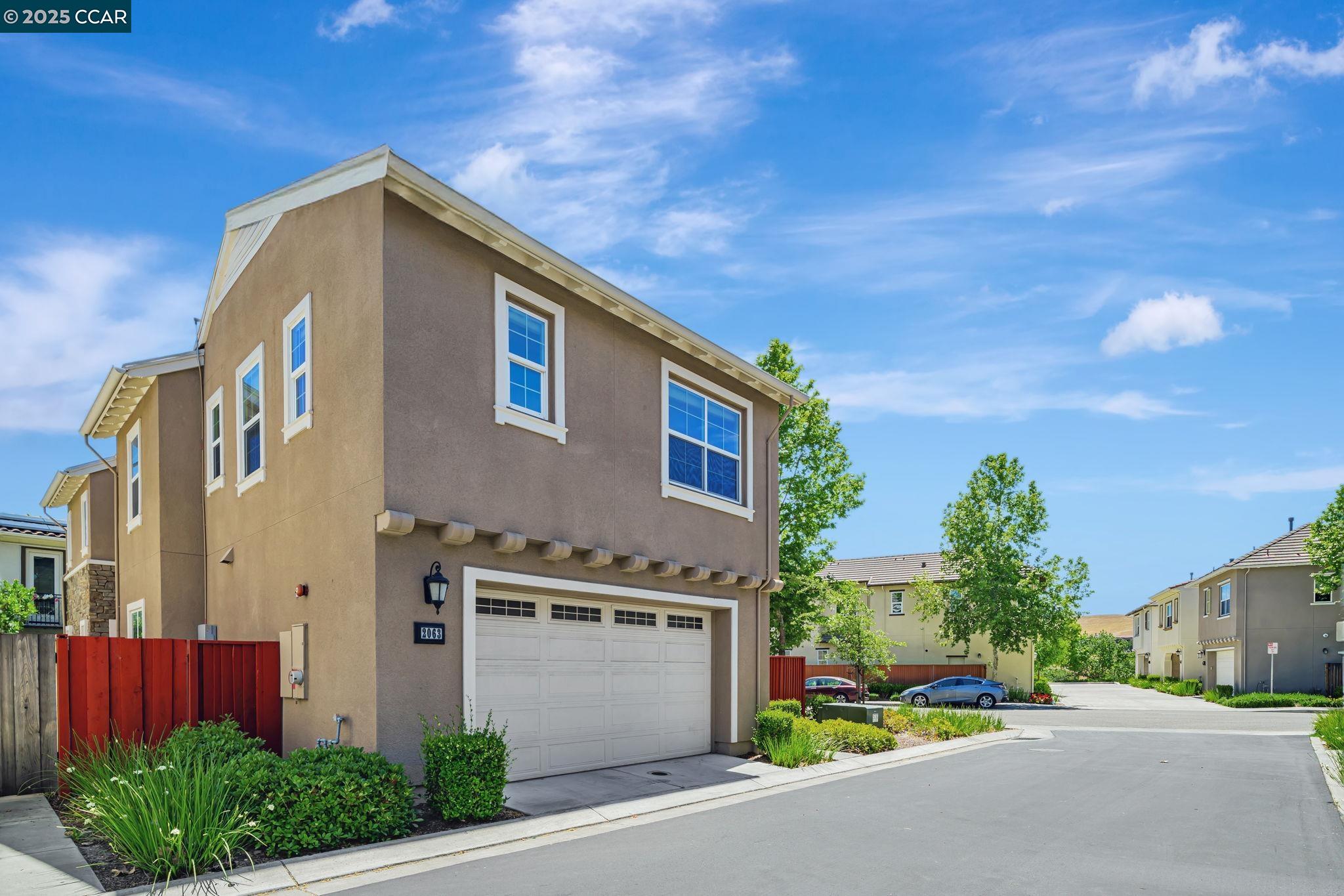 2063 Poinsettia St, San Ramon, California 94582, 4 Bedrooms Bedrooms, 10 Rooms Rooms,3 BathroomsBathrooms,Residential Lease,For Rent,2063 Poinsettia St,41100994