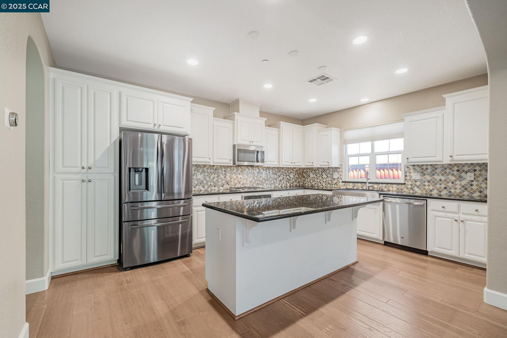 2063 Poinsettia St, San Ramon, California 94582, 4 Bedrooms Bedrooms, 10 Rooms Rooms,3 BathroomsBathrooms,Residential Lease,For Rent,2063 Poinsettia St,41100994