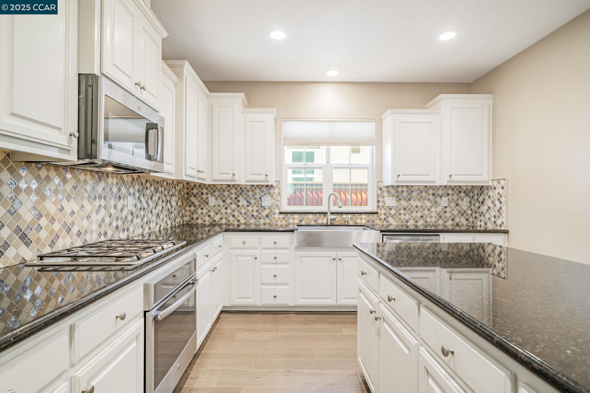 2063 Poinsettia St, San Ramon, California 94582, 4 Bedrooms Bedrooms, 10 Rooms Rooms,3 BathroomsBathrooms,Residential Lease,For Rent,2063 Poinsettia St,41100994