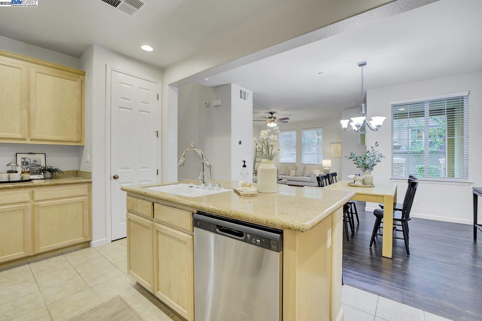 Photo #11: 41100999 Listing: Photo #11