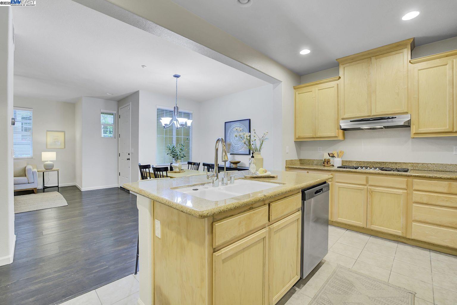 Photo #12: 41100999 Listing: Photo #12