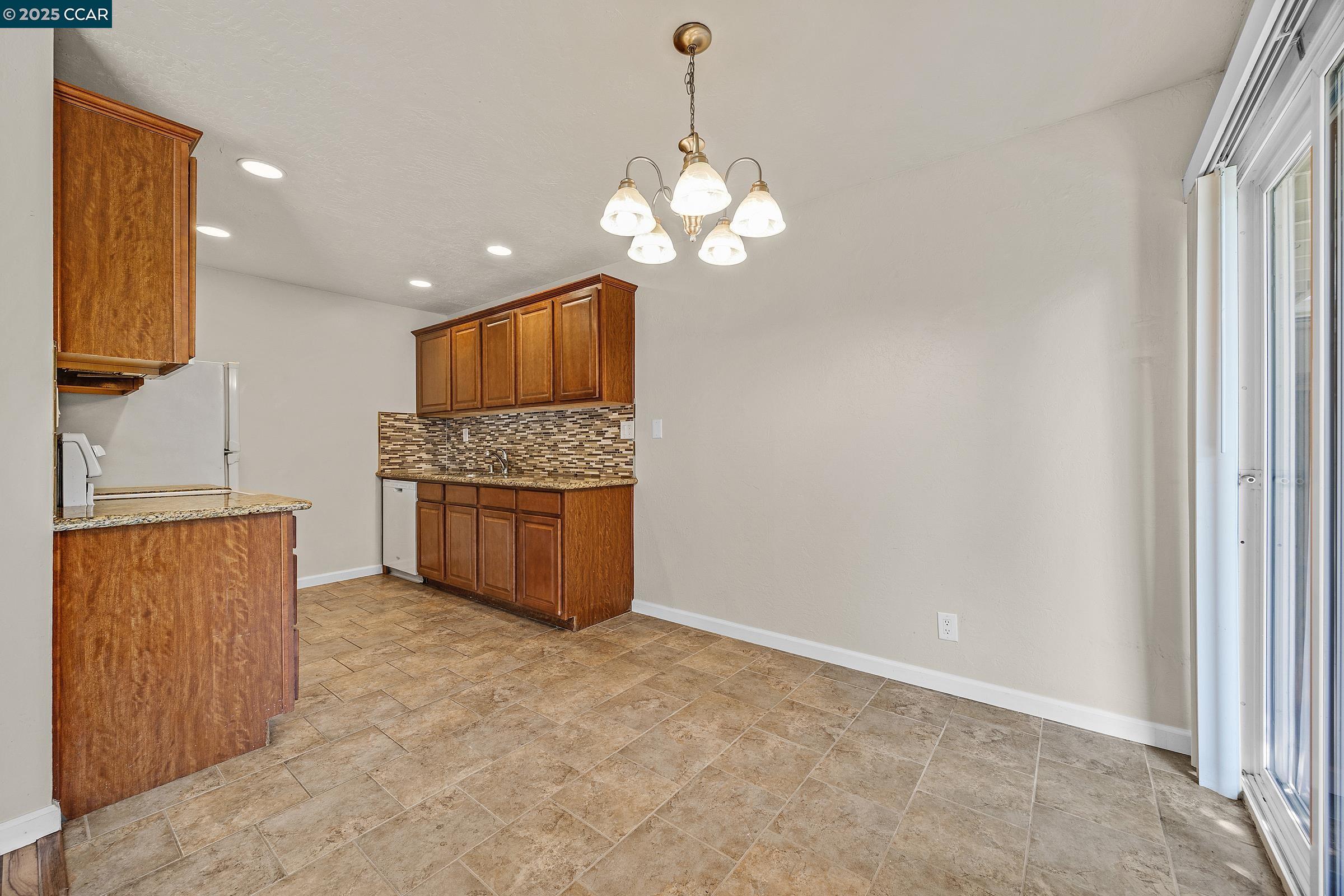 Photo #4: 41101007 Listing: Photo #4