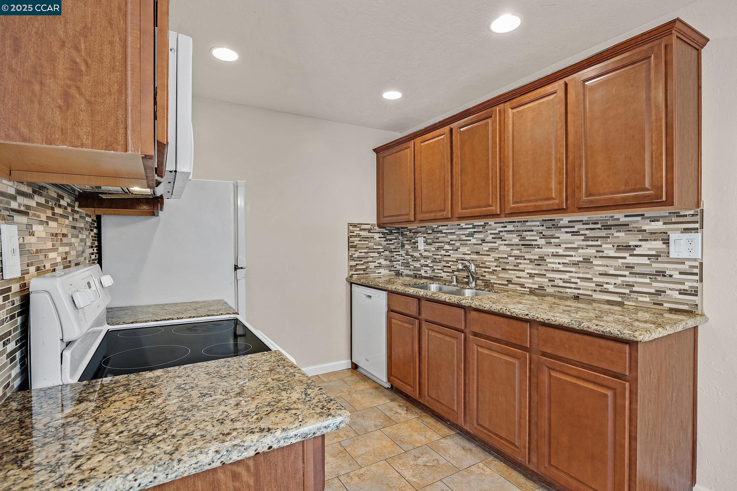 Photo #7: 41101007 Listing: Photo #7