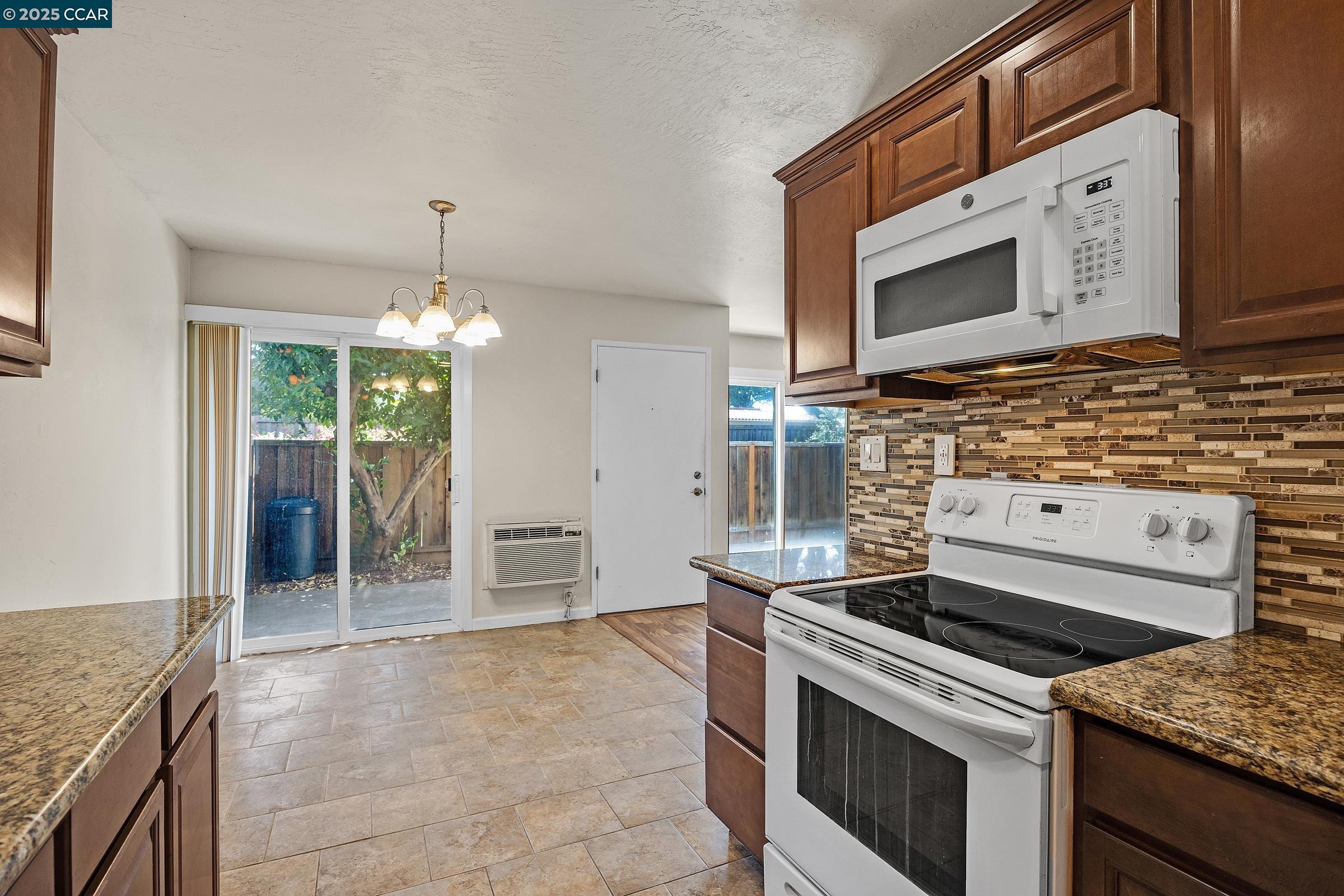 Photo #8: 41101007 Listing: Photo #8