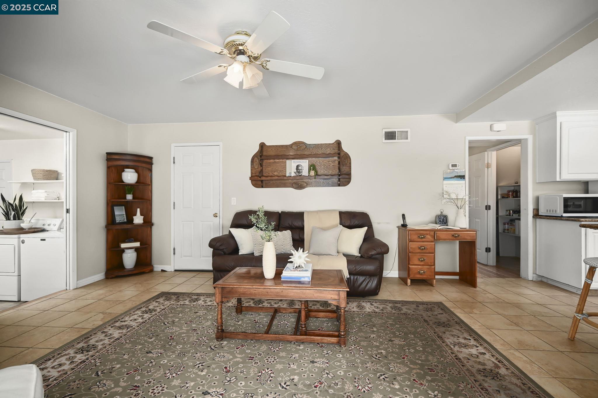 Detail Gallery Image 8 of 29 For 3701 Sattler Dr, Concord,  CA 94519 - 4 Beds | 3 Baths