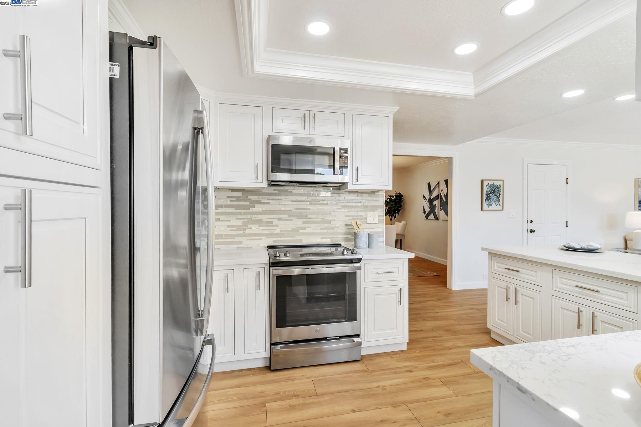 Detail Gallery Image 13 of 38 For 4666 Shearwater Rd, Pleasanton,  CA 94566 - 4 Beds | 2 Baths
