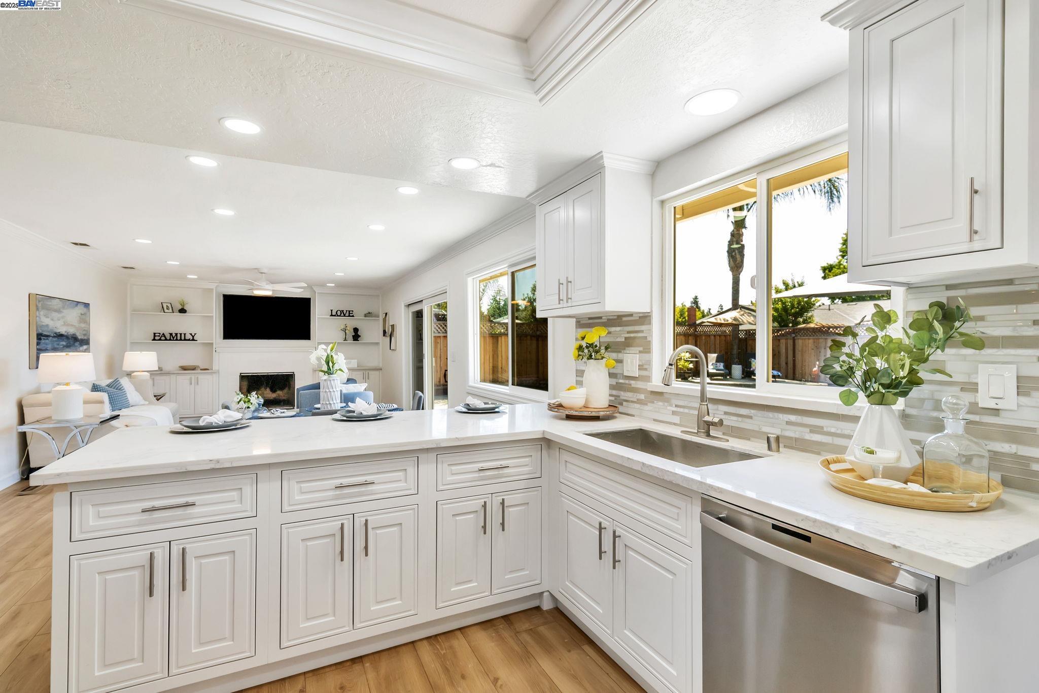 Detail Gallery Image 14 of 38 For 4666 Shearwater Rd, Pleasanton,  CA 94566 - 4 Beds | 2 Baths