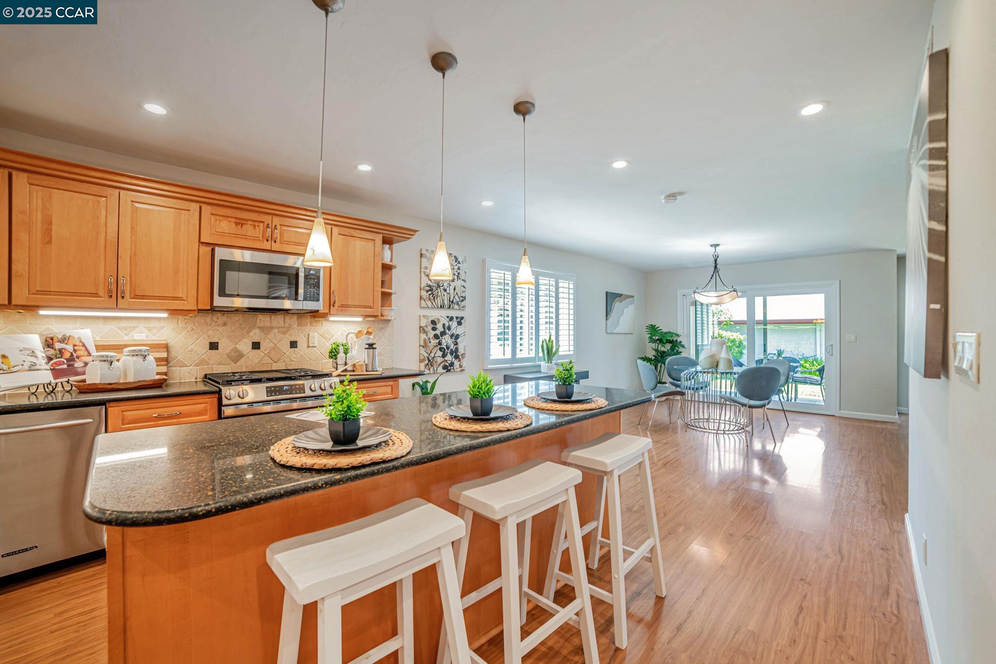 Photo #5: 41101015 Listing 