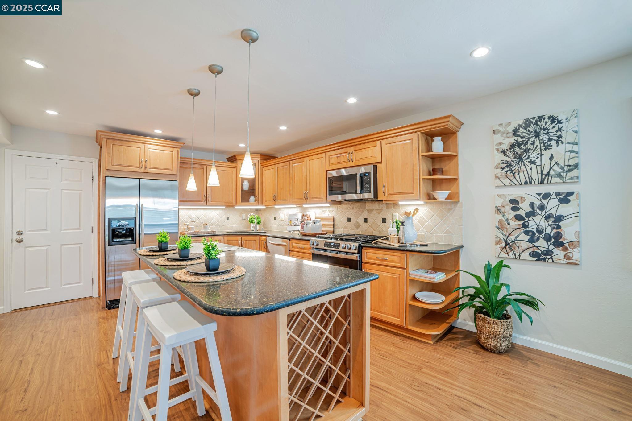 Photo #6: 41101015 Listing 