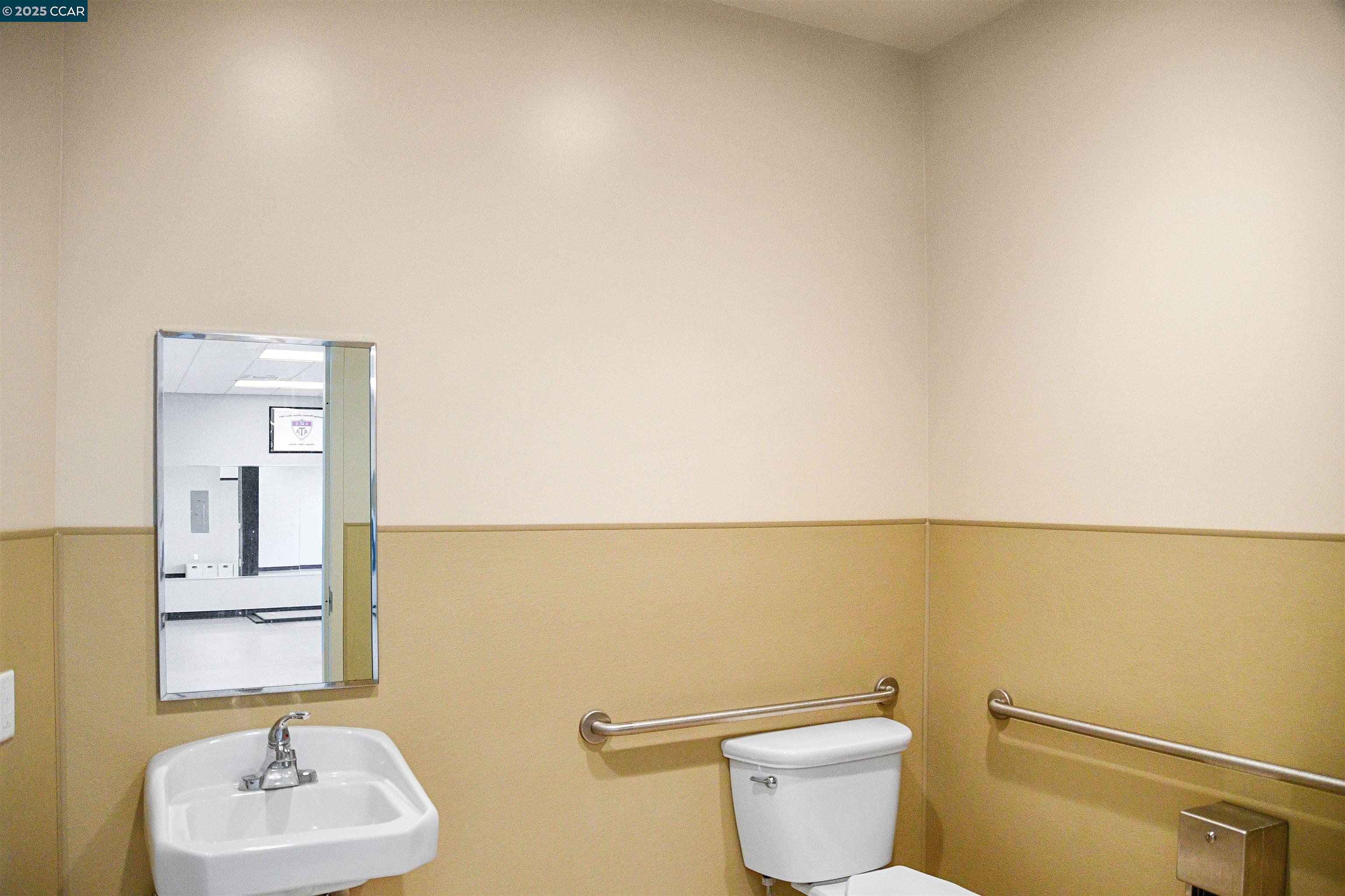 1124 Arnold Dr #102B, Martinez, California 94553, ,Commercial Lease,For Rent,1124 Arnold Dr #102B,41101017