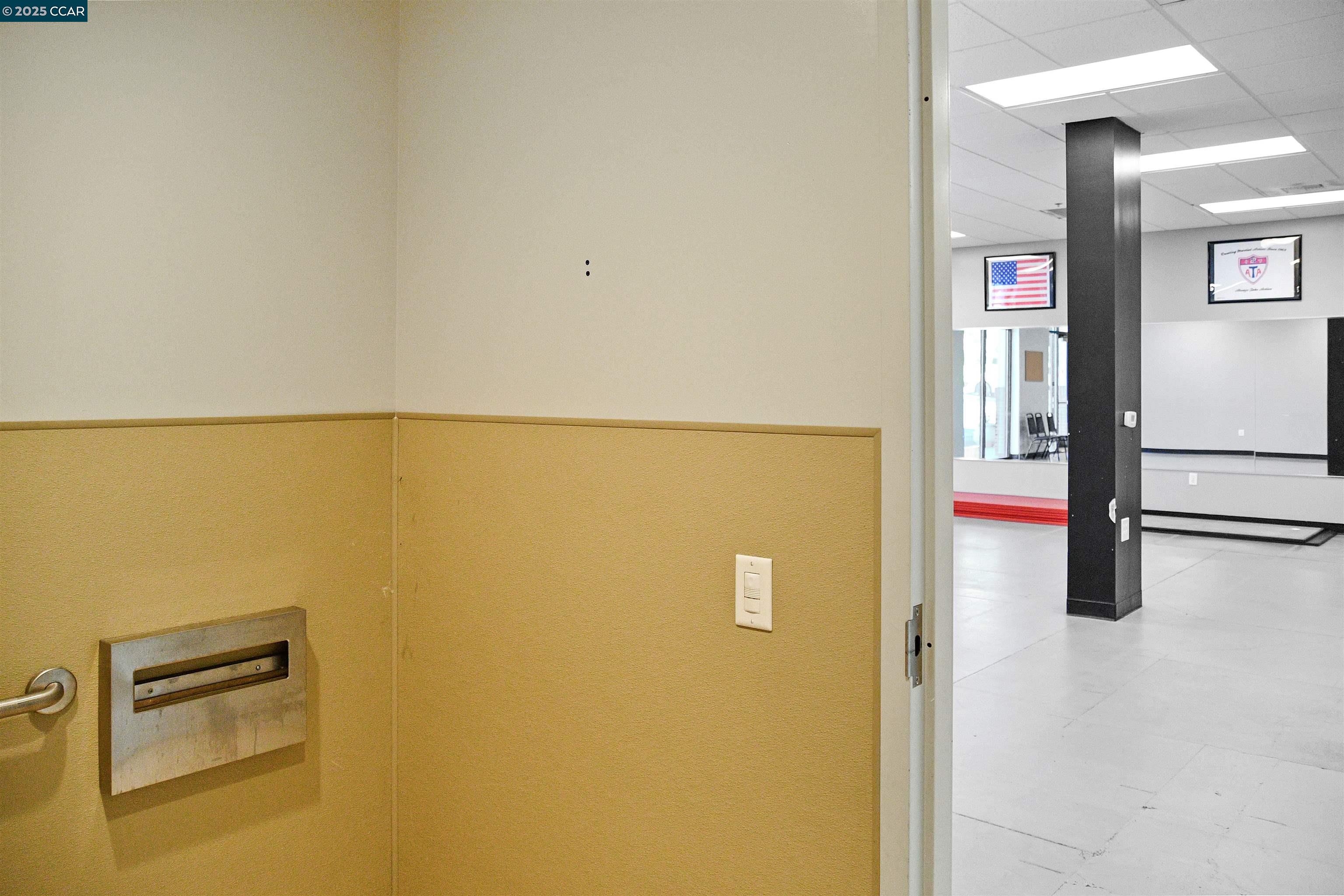 1124 Arnold Dr #102B, Martinez, California 94553, ,Commercial Lease,For Rent,1124 Arnold Dr #102B,41101017