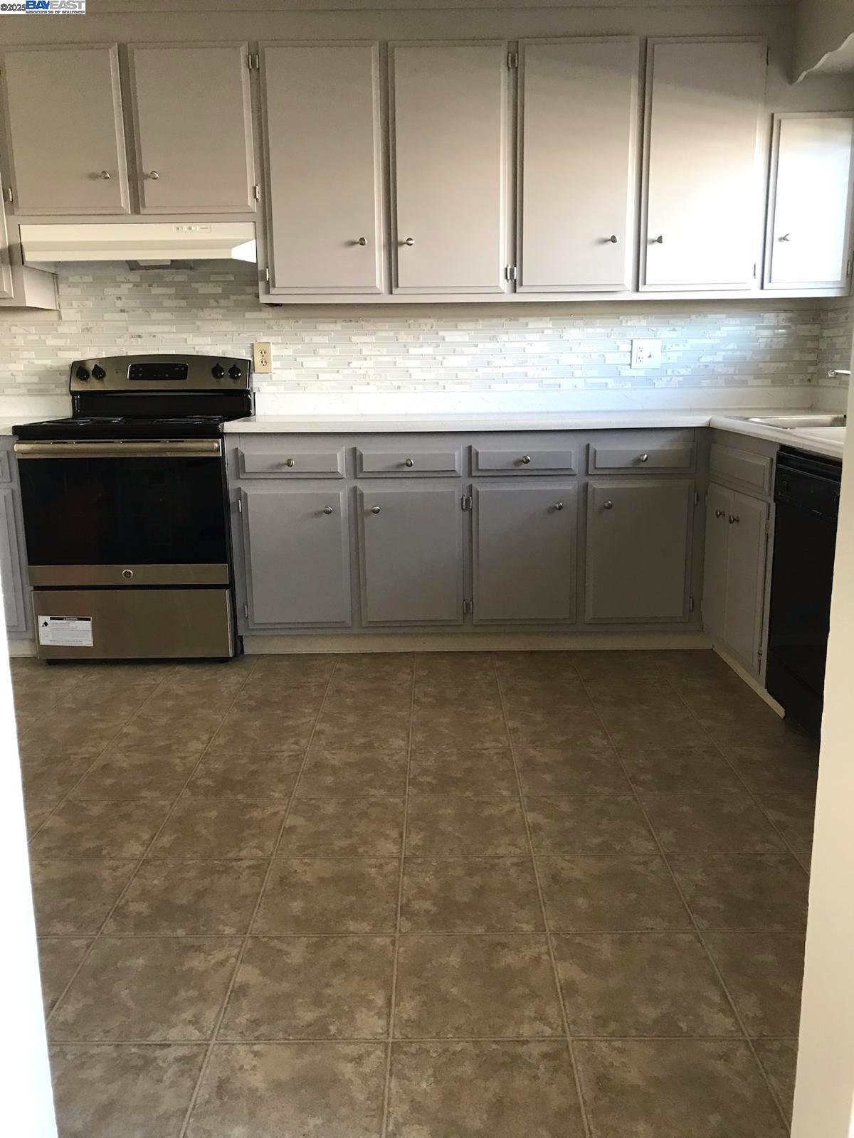 Detail Gallery Image 19 of 25 For 1888 Bancroft Avenue, San Leandro,  CA 94577 - – Beds | – Baths