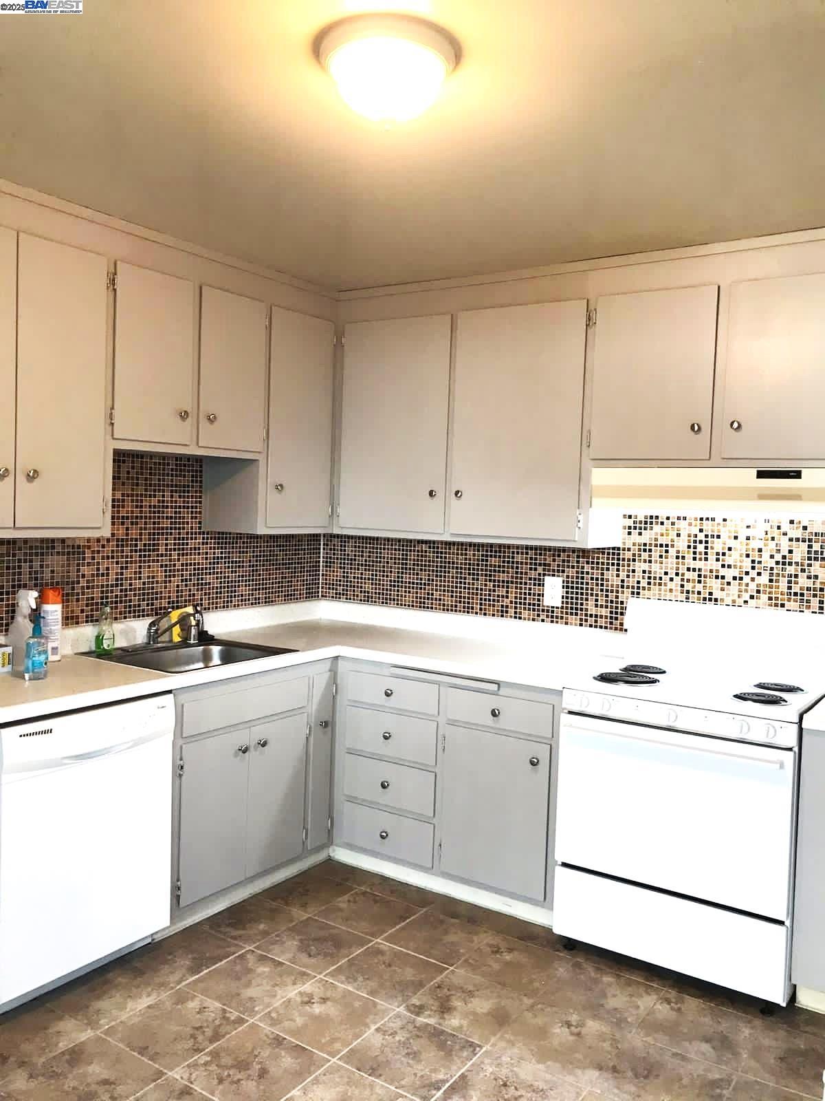 Detail Gallery Image 21 of 25 For 1888 Bancroft Avenue, San Leandro,  CA 94577 - – Beds | – Baths