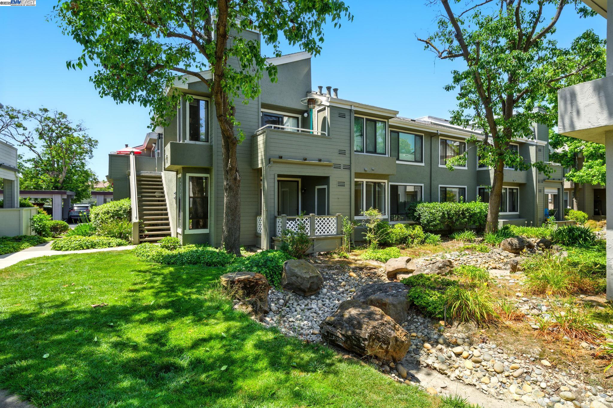 Browse Active NEWARK Condos For Sale