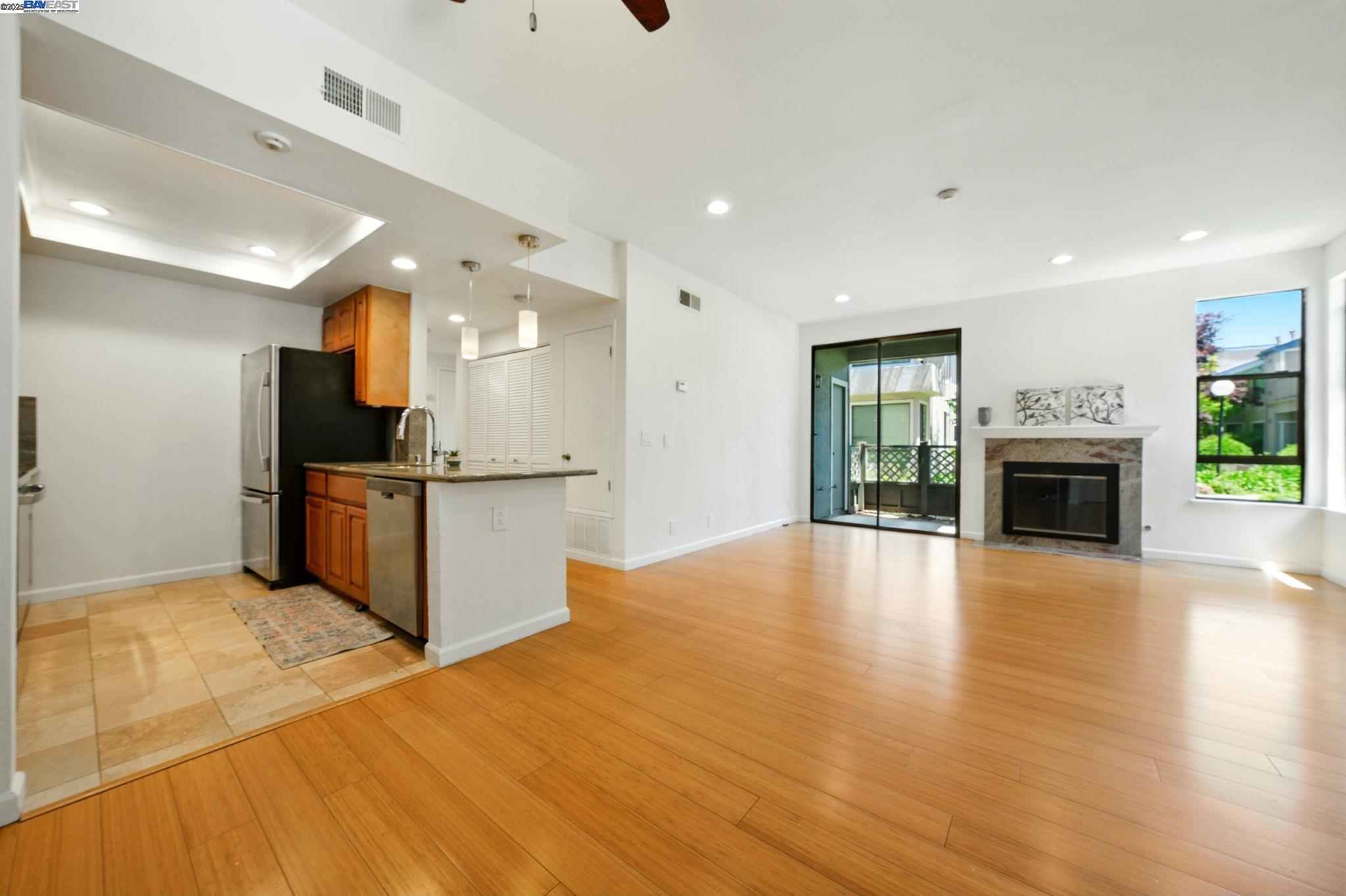 Photo #4: 41101035 Listing 