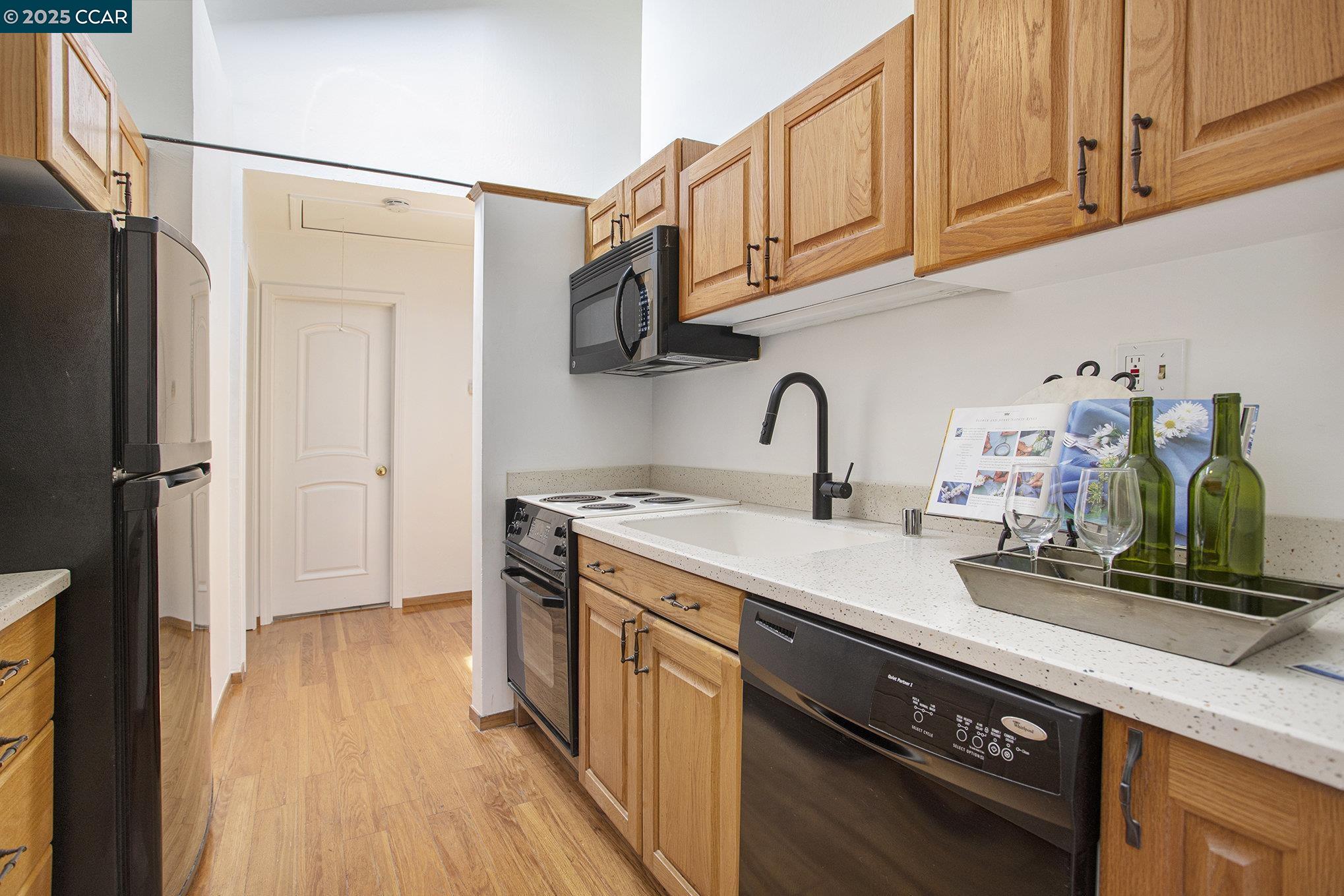 Photo #11: 41101038 Listing: Photo #11