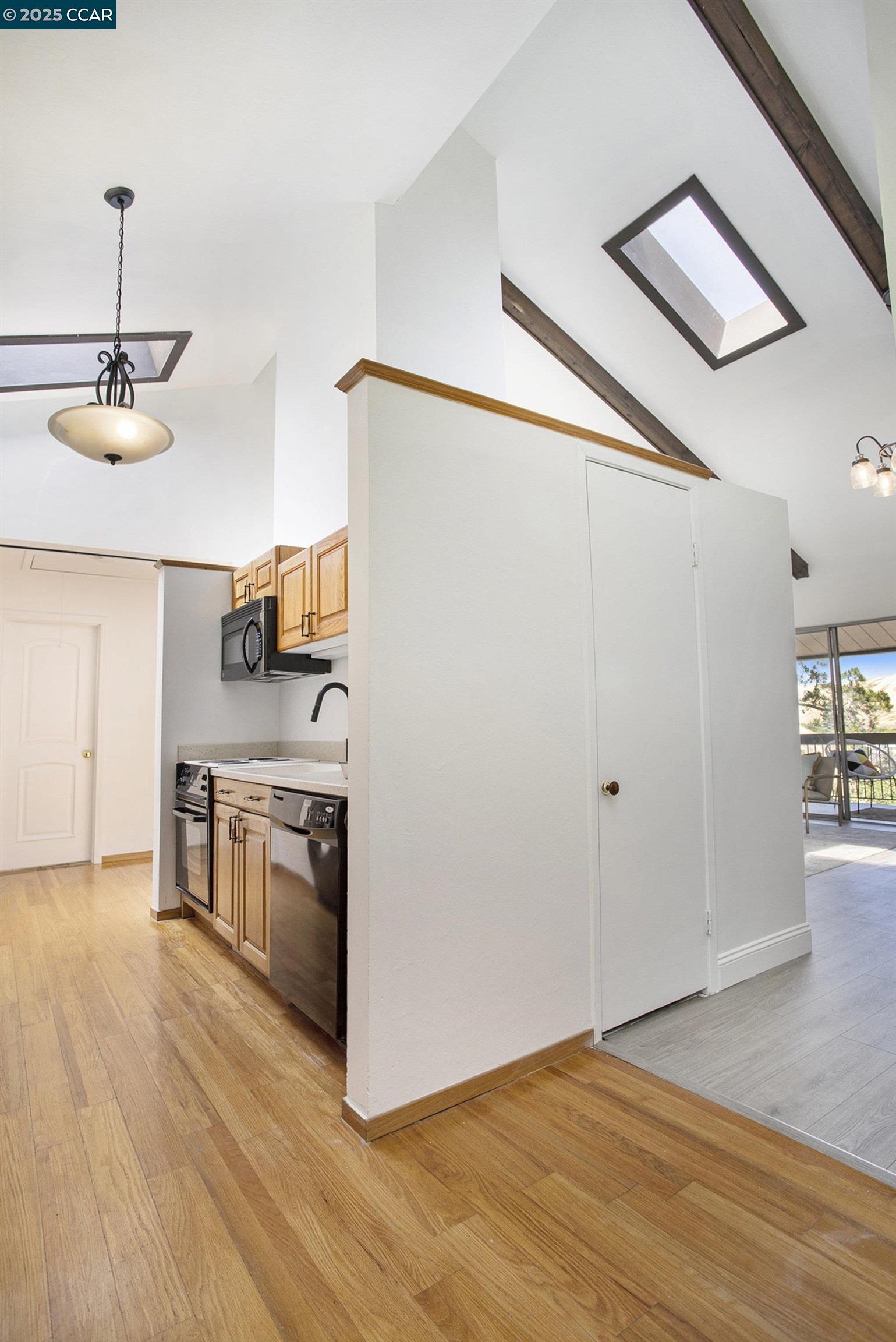 Photo #12: 41101038 Listing: Photo #12