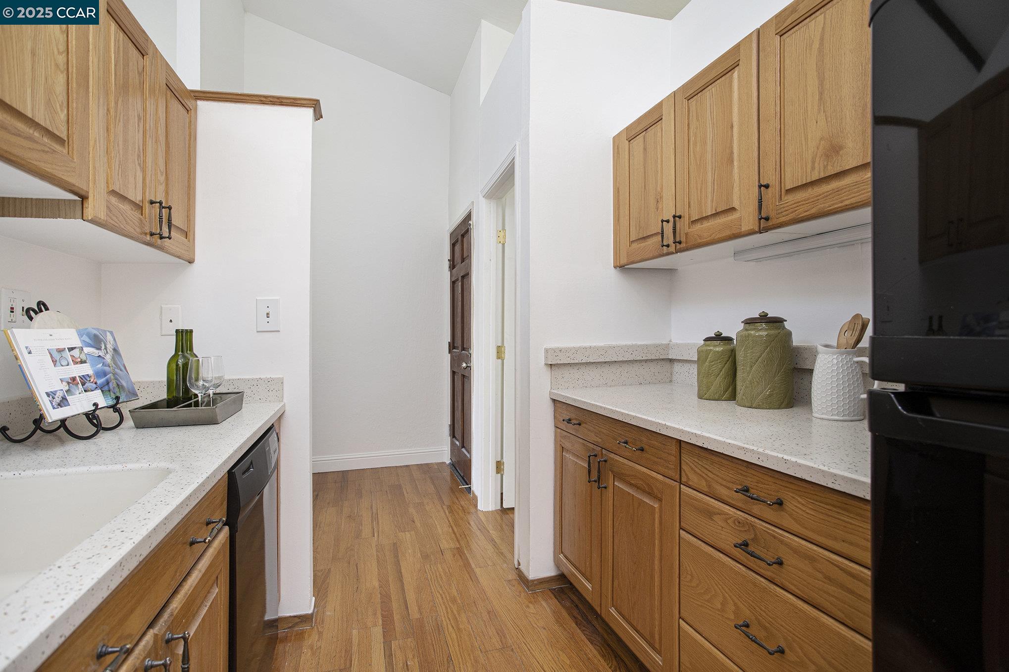 Photo #13: 41101038 Listing: Photo #13