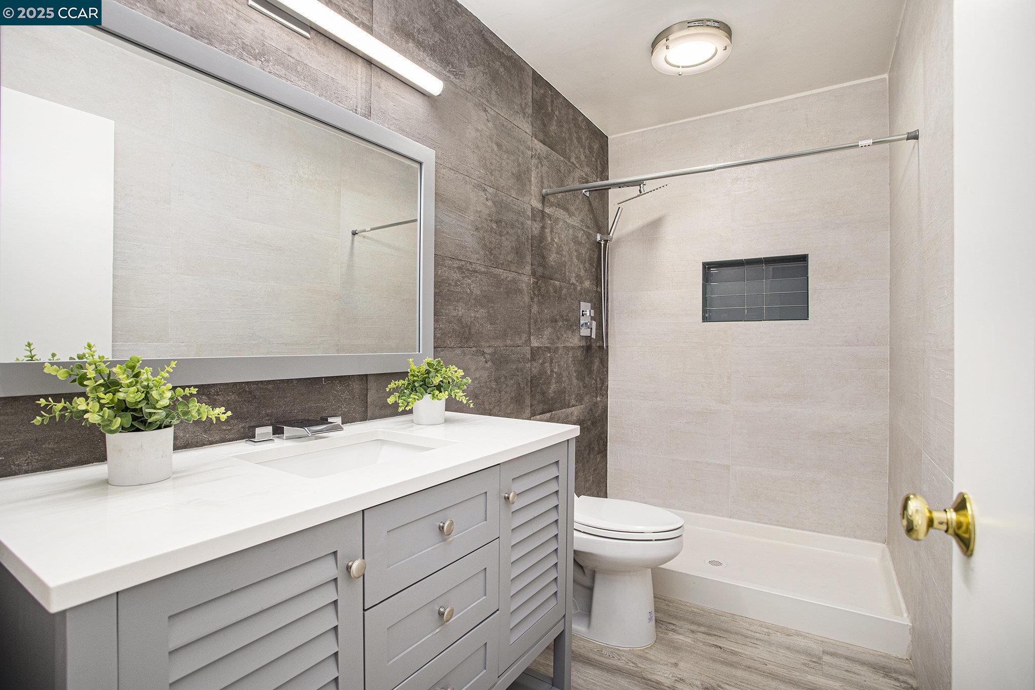 Photo #16: 41101038 Listing: Photo #16