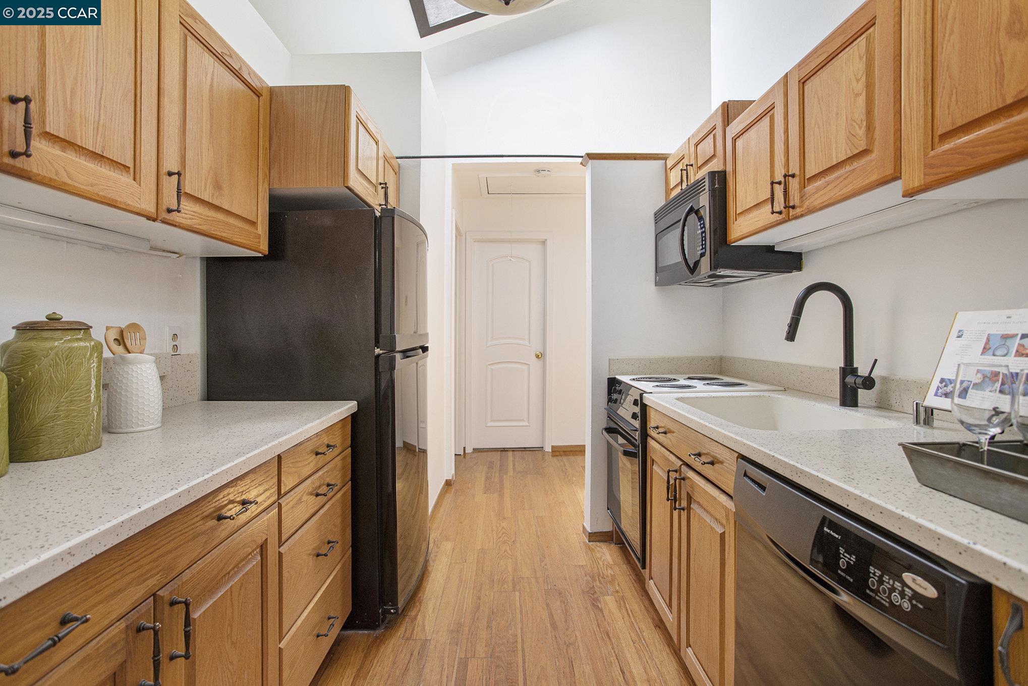 Photo #10: 41101038 Listing: Photo #10