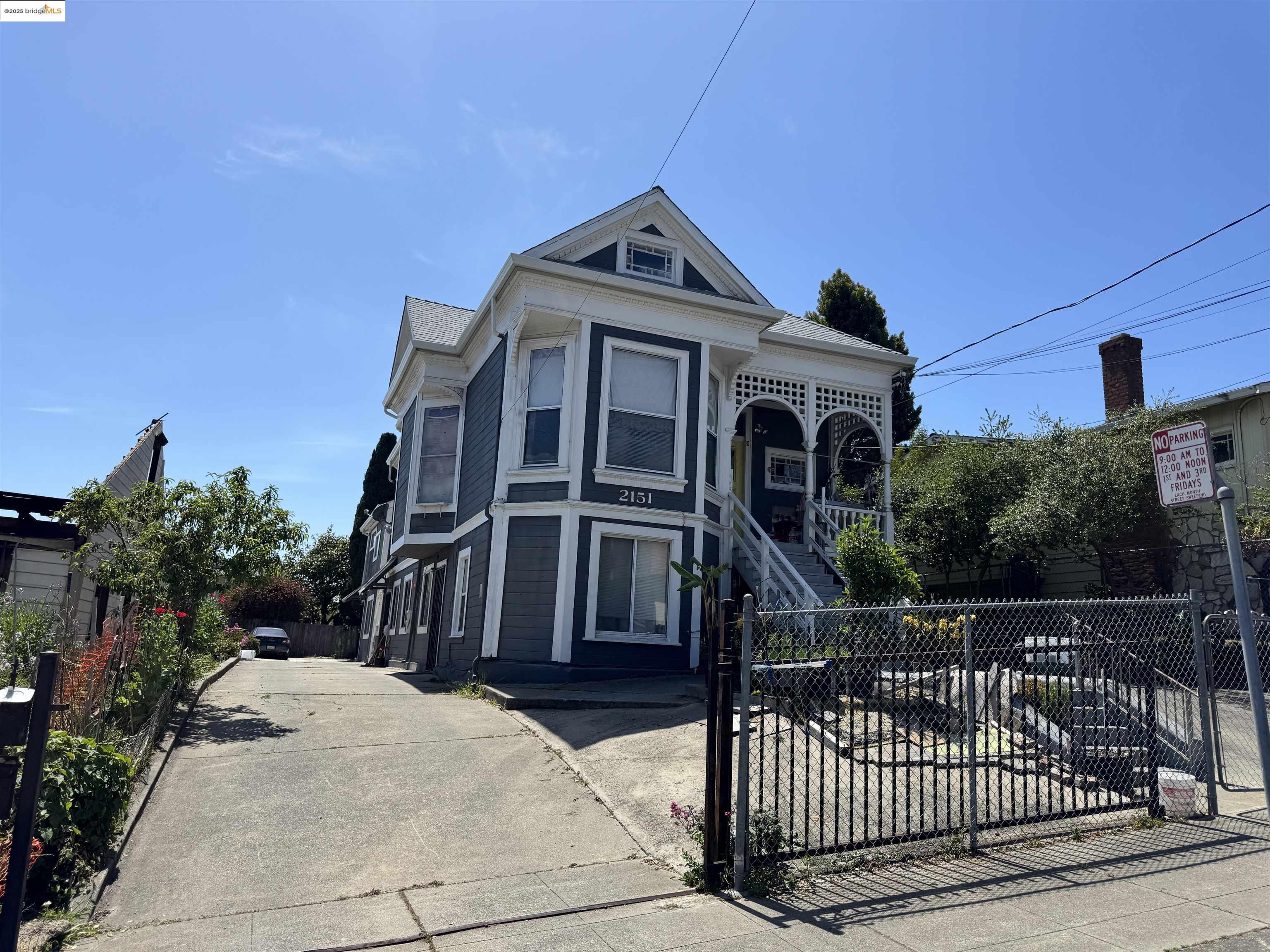 Detail Gallery Image 2 of 12 For 2151 E 24th Street, Oakland,  CA 94606 - – Beds | – Baths