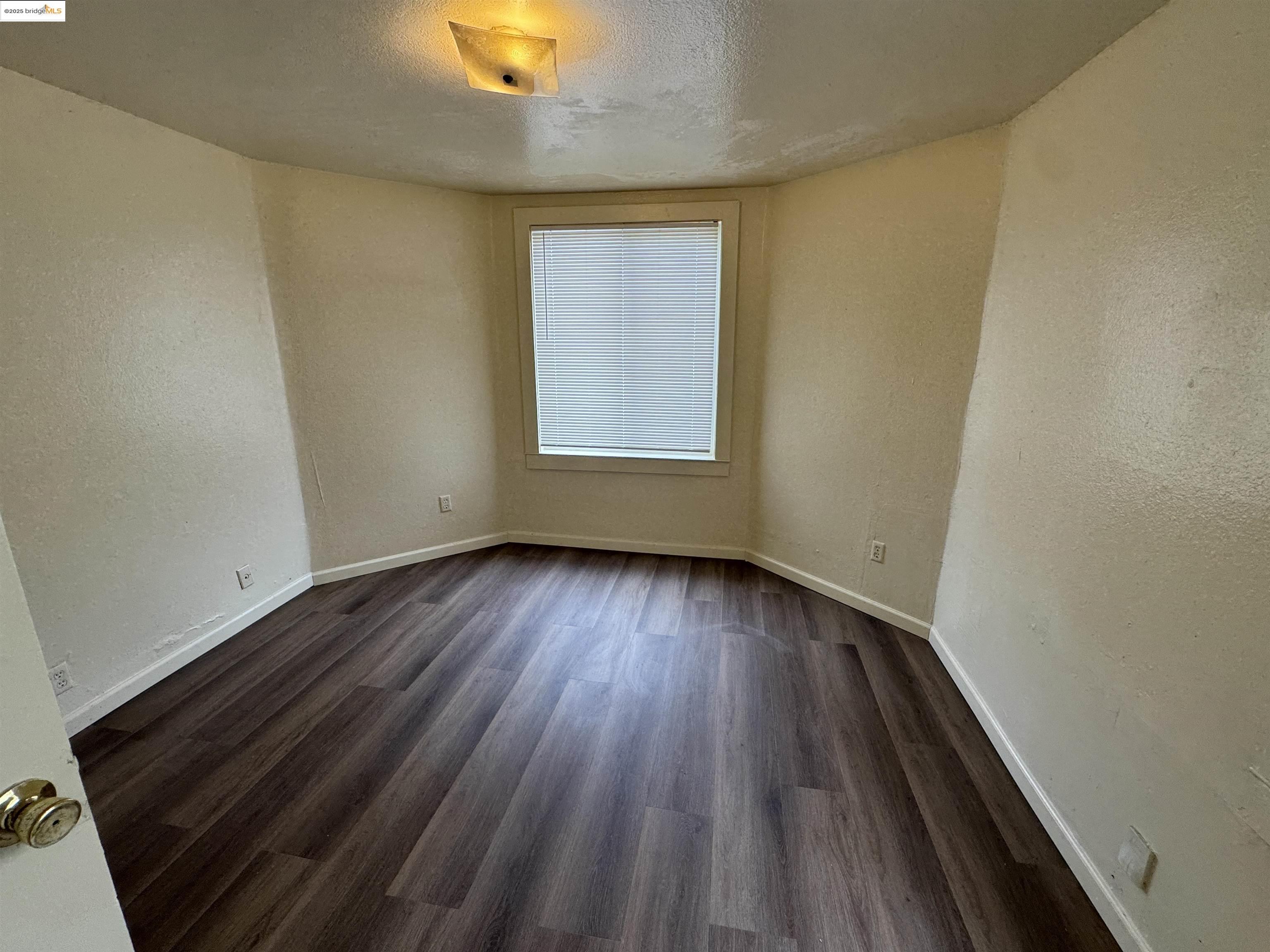 Detail Gallery Image 12 of 12 For 2151 E 24th Street, Oakland,  CA 94606 - – Beds | – Baths