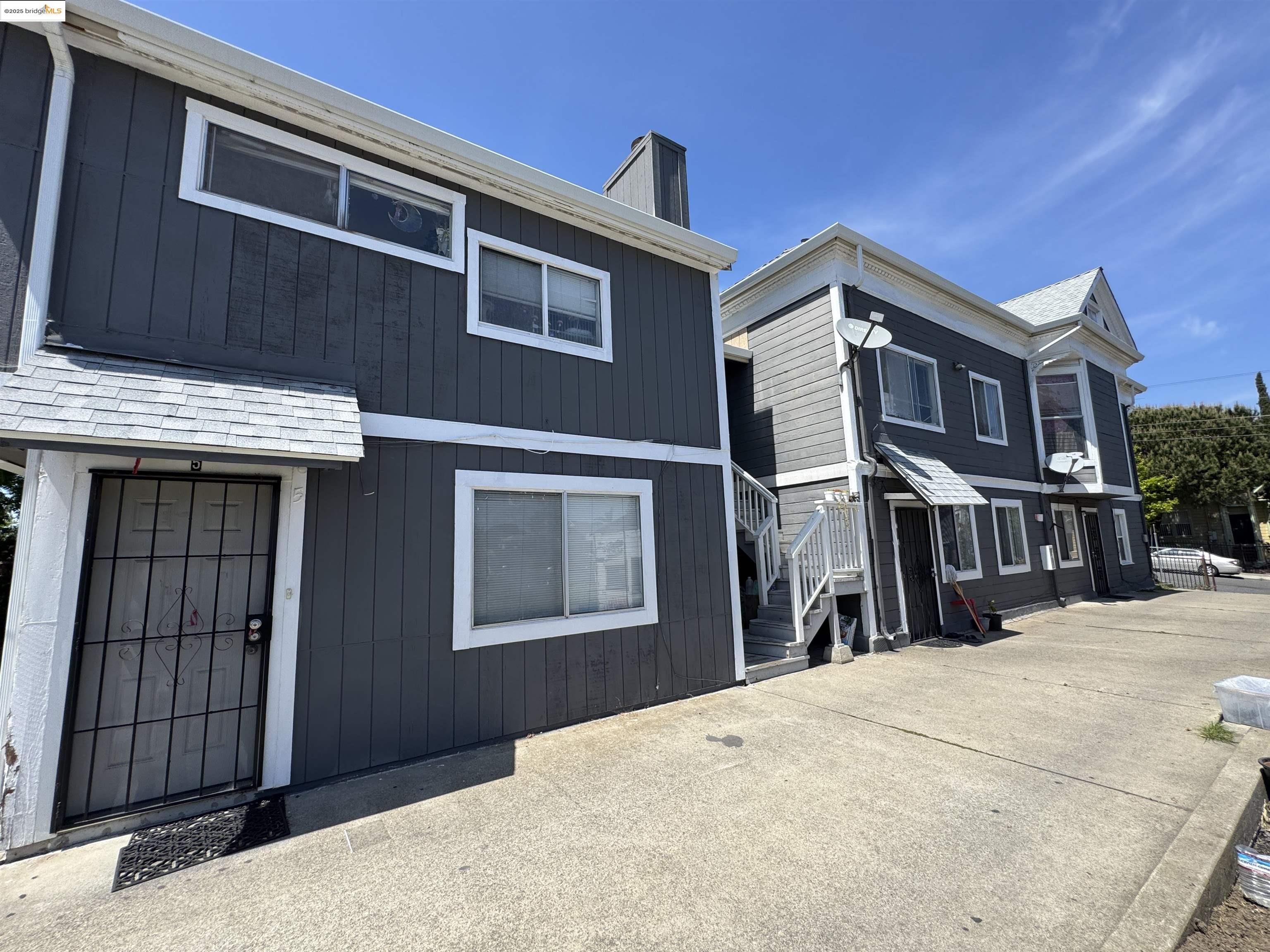 Detail Gallery Image 4 of 12 For 2151 E 24th Street, Oakland,  CA 94606 - – Beds | – Baths