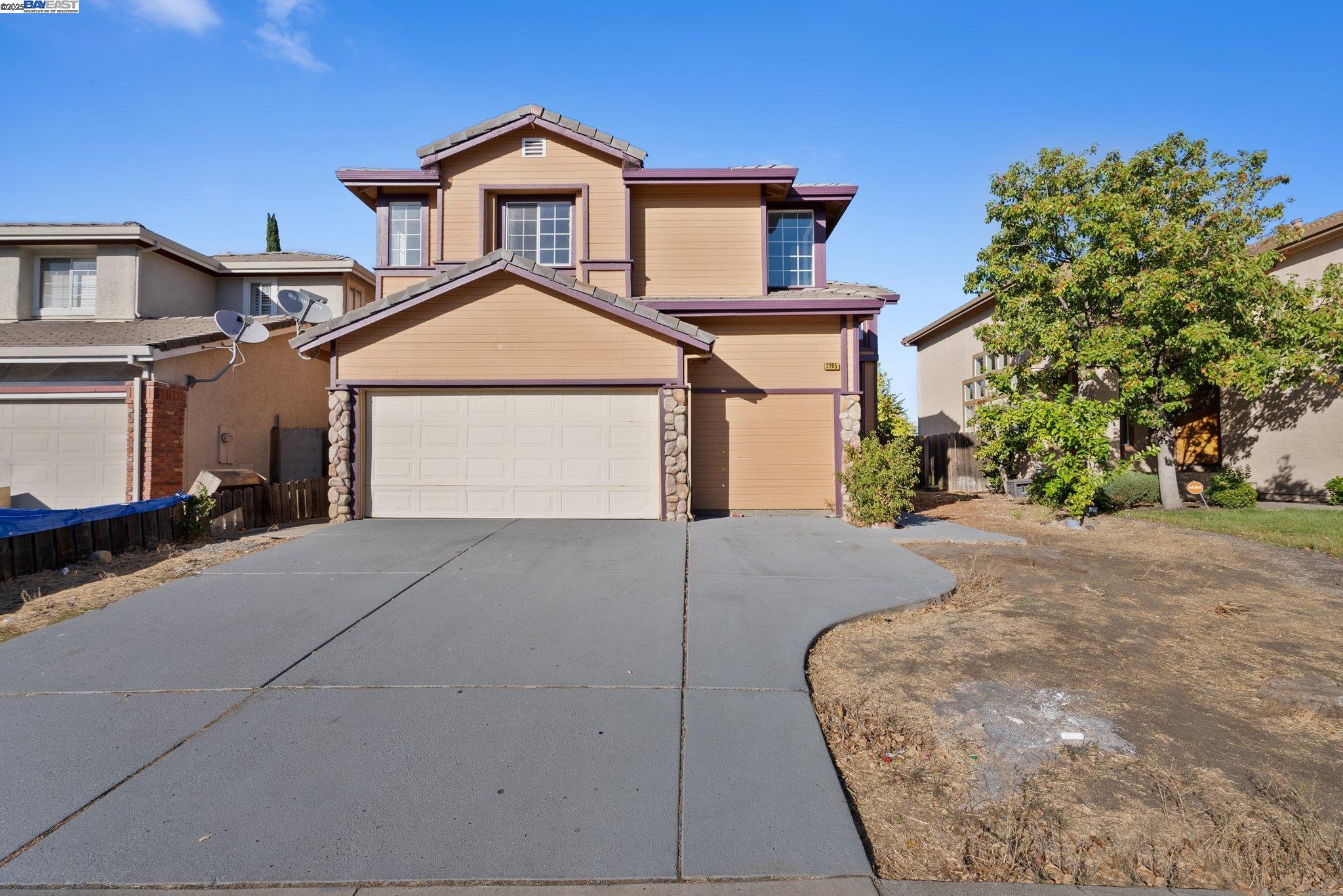 Detail Gallery Image 3 of 47 For 2205 Mark Twain, Antioch,  CA 94531 - 5 Beds | 2/1 Baths