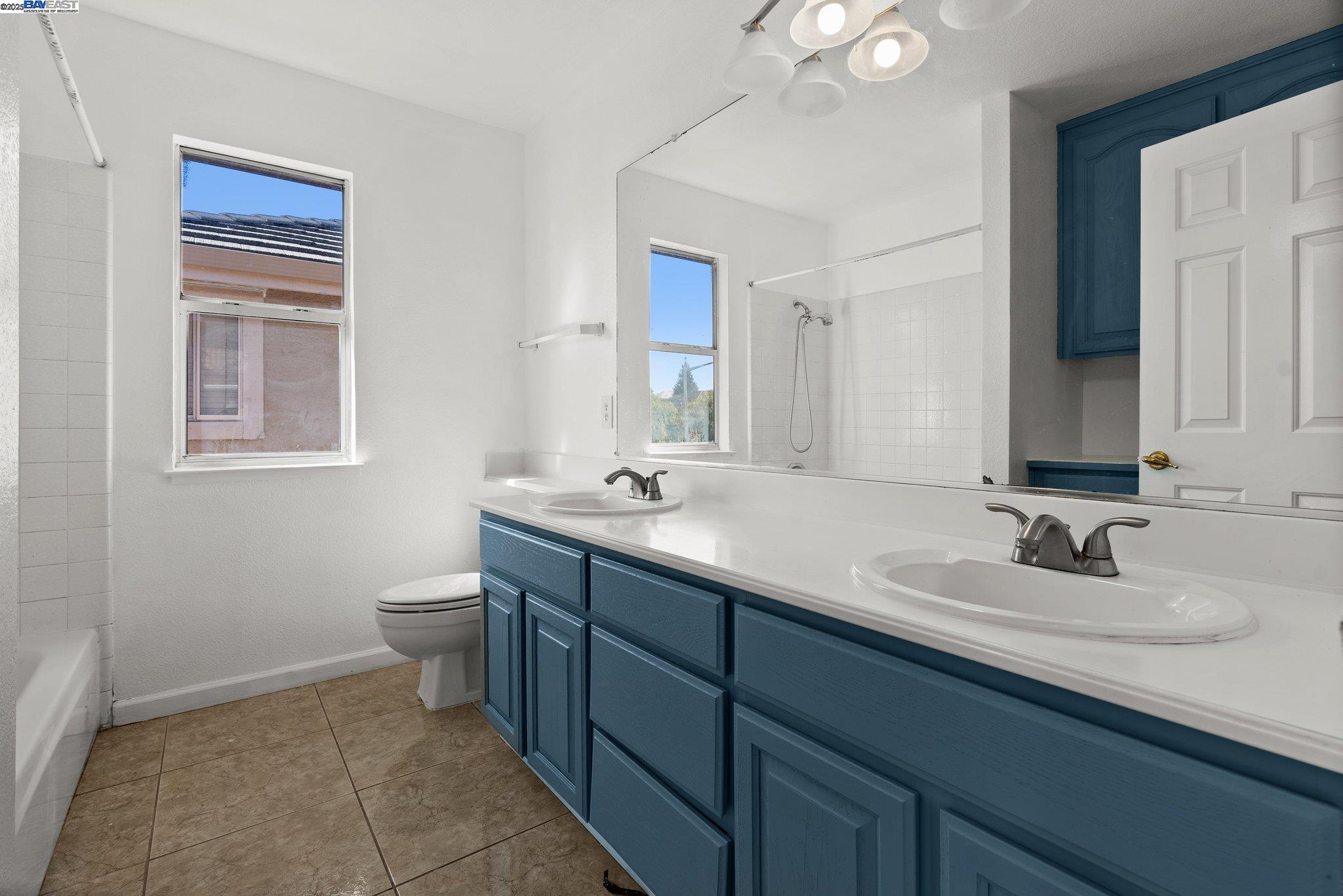 Detail Gallery Image 22 of 47 For 2205 Mark Twain, Antioch,  CA 94531 - 5 Beds | 2/1 Baths
