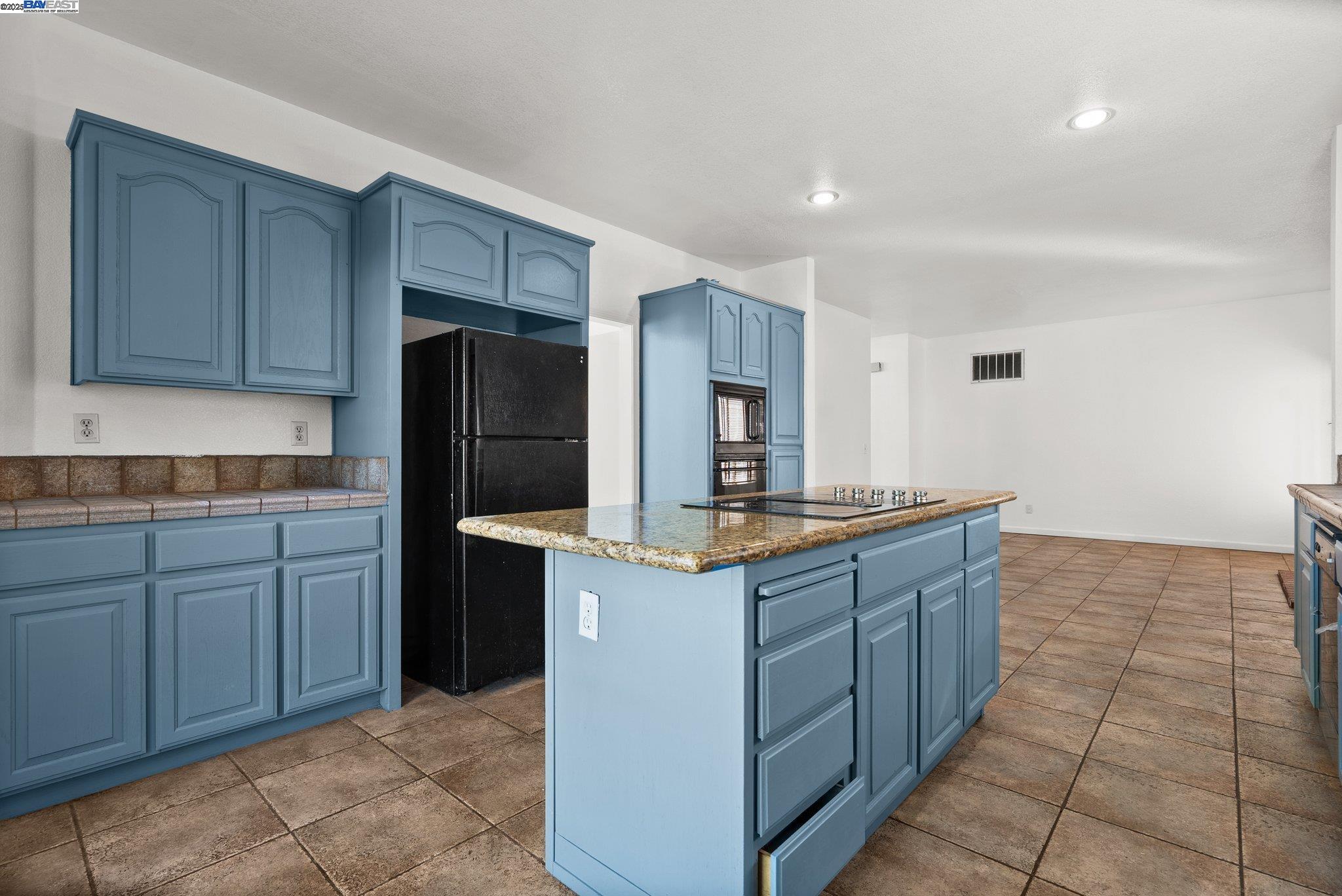 Detail Gallery Image 26 of 47 For 2205 Mark Twain, Antioch,  CA 94531 - 5 Beds | 2/1 Baths