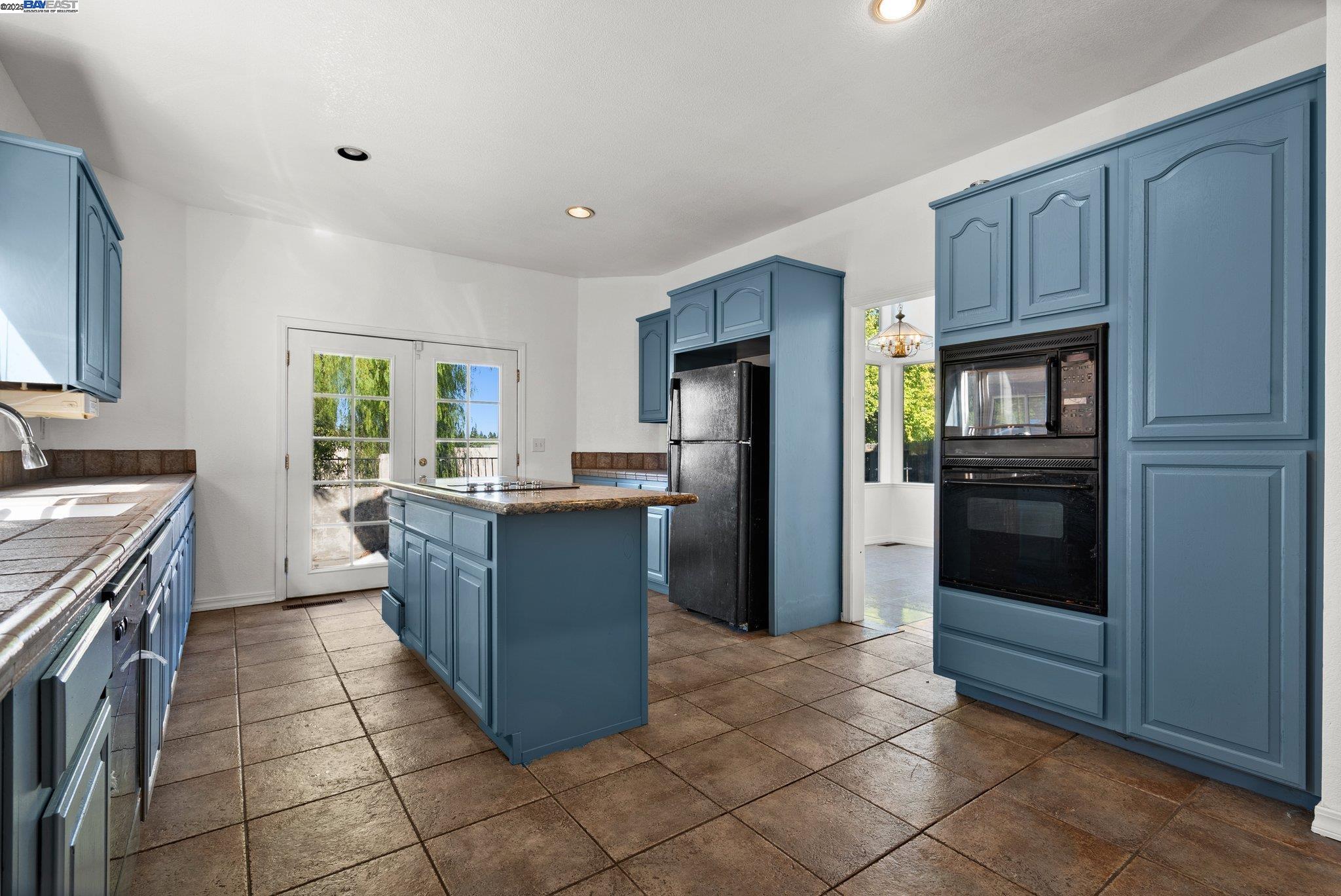 Detail Gallery Image 27 of 47 For 2205 Mark Twain, Antioch,  CA 94531 - 5 Beds | 2/1 Baths