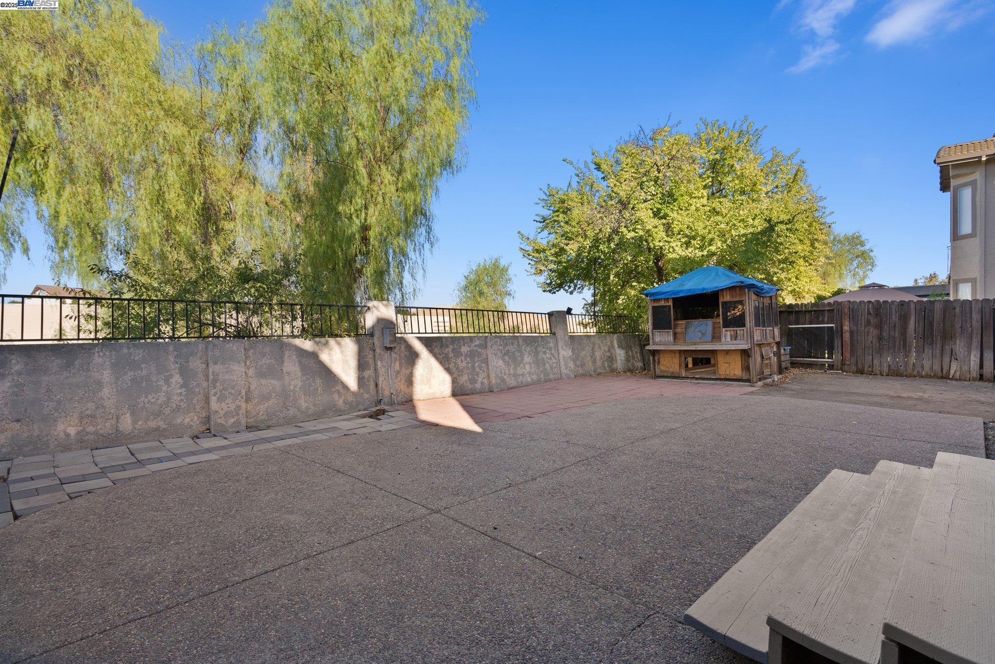 Detail Gallery Image 38 of 47 For 2205 Mark Twain, Antioch,  CA 94531 - 5 Beds | 2/1 Baths