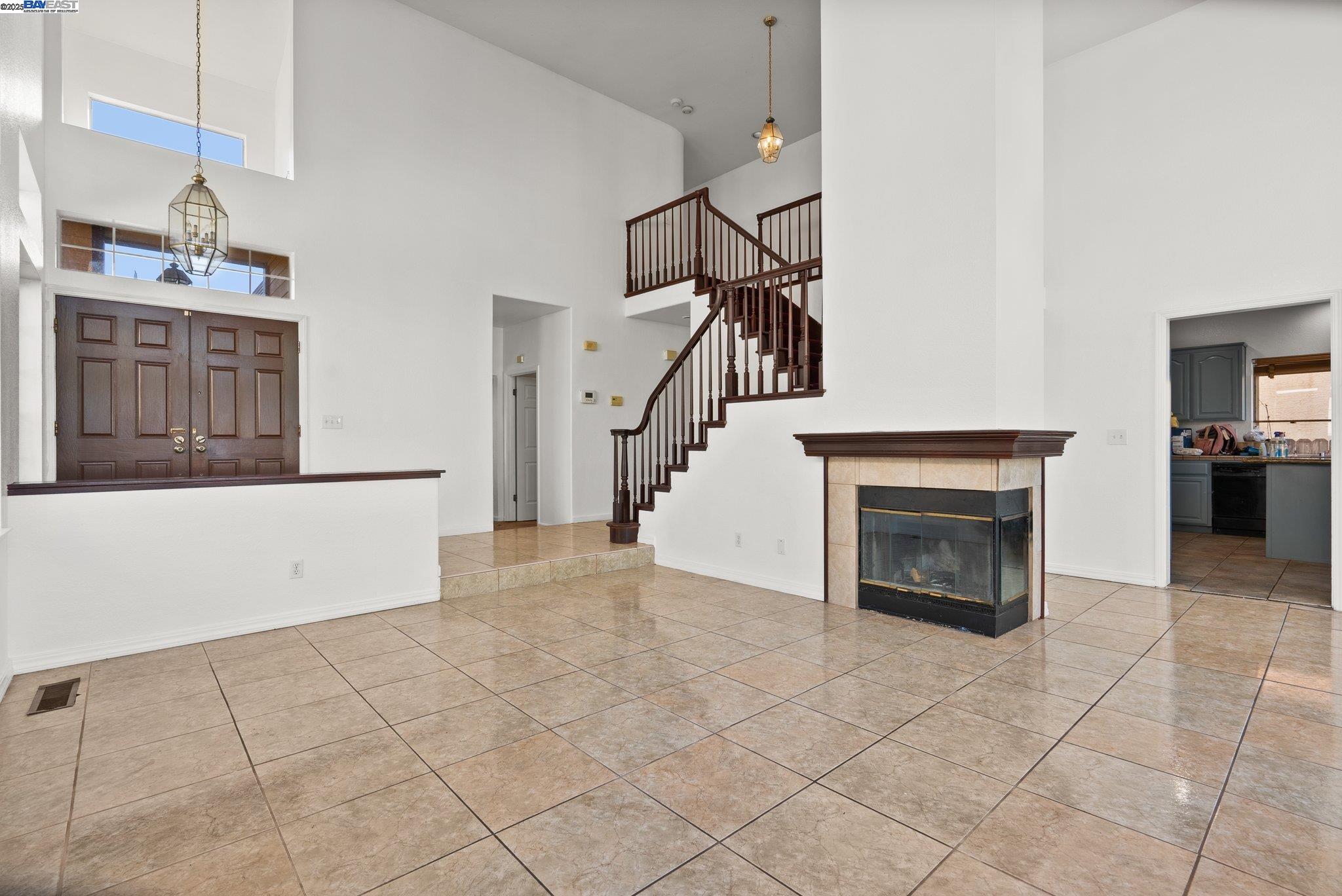 Detail Gallery Image 7 of 47 For 2205 Mark Twain, Antioch,  CA 94531 - 5 Beds | 2/1 Baths