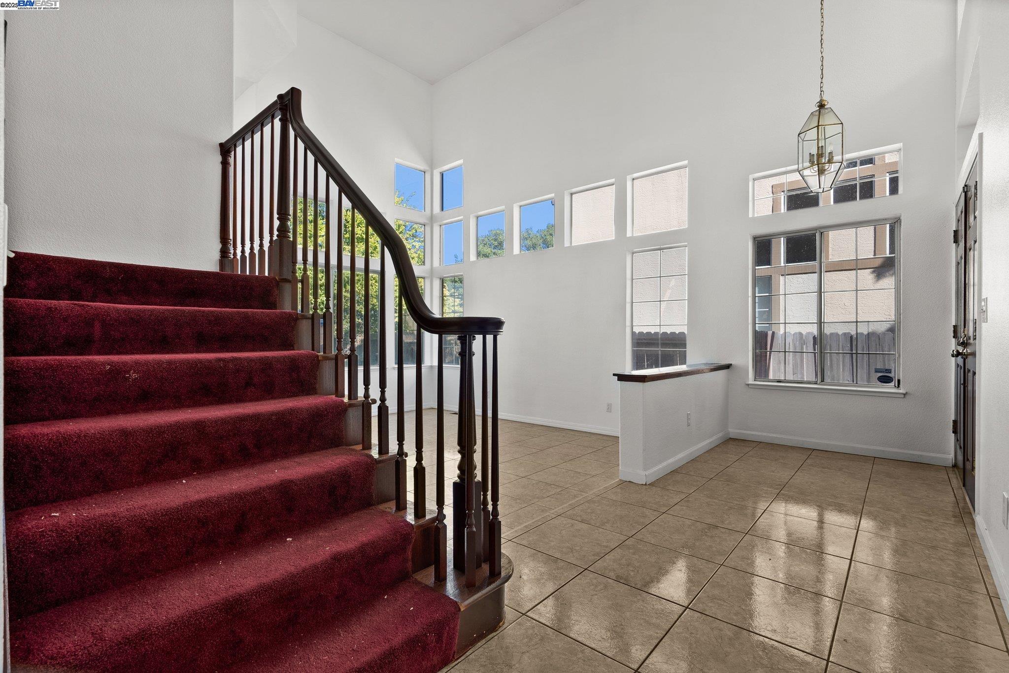 Detail Gallery Image 10 of 47 For 2205 Mark Twain, Antioch,  CA 94531 - 5 Beds | 2/1 Baths